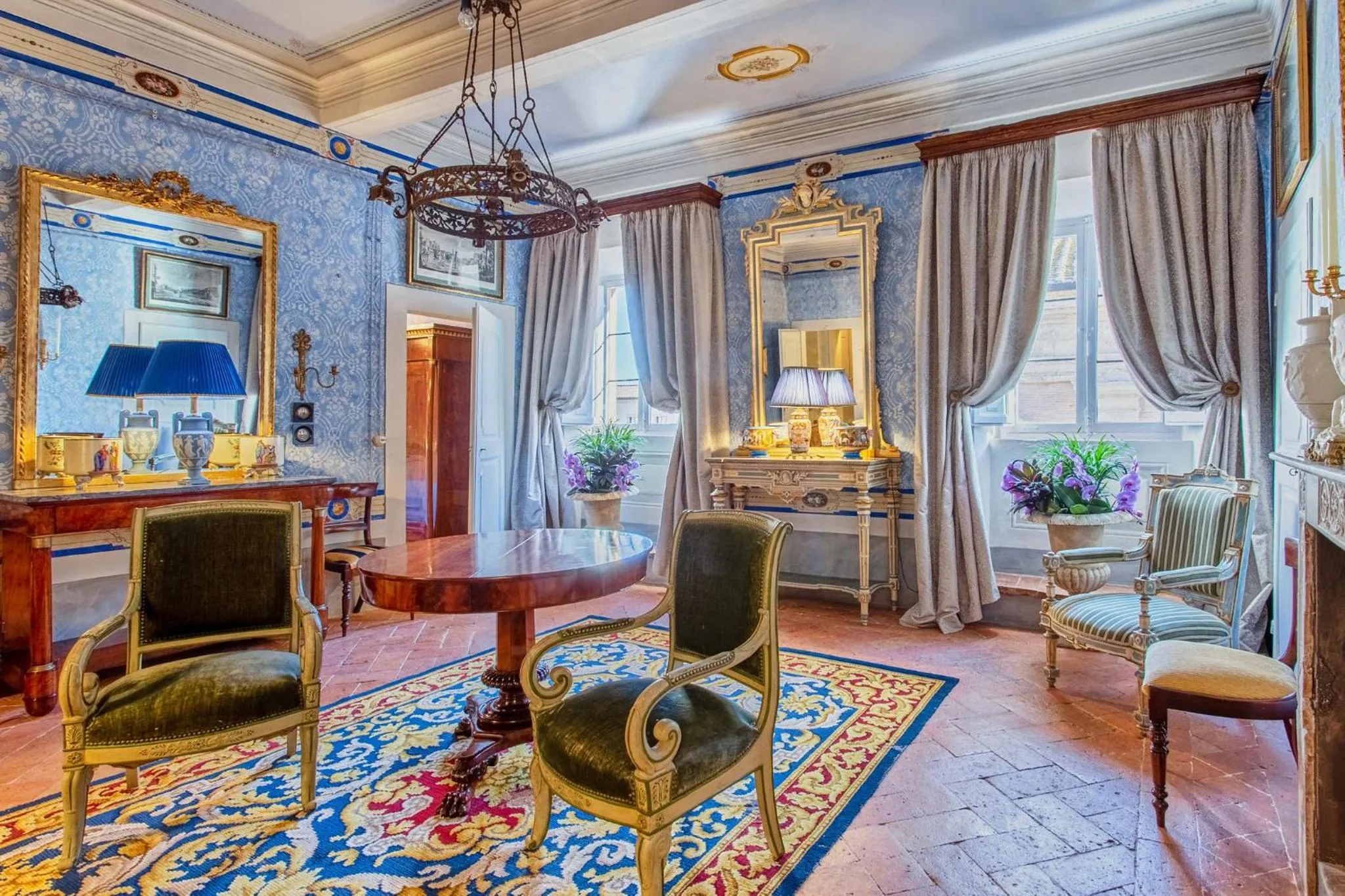 Living room in Palazzo Nobile di San Donato - Historic Experience