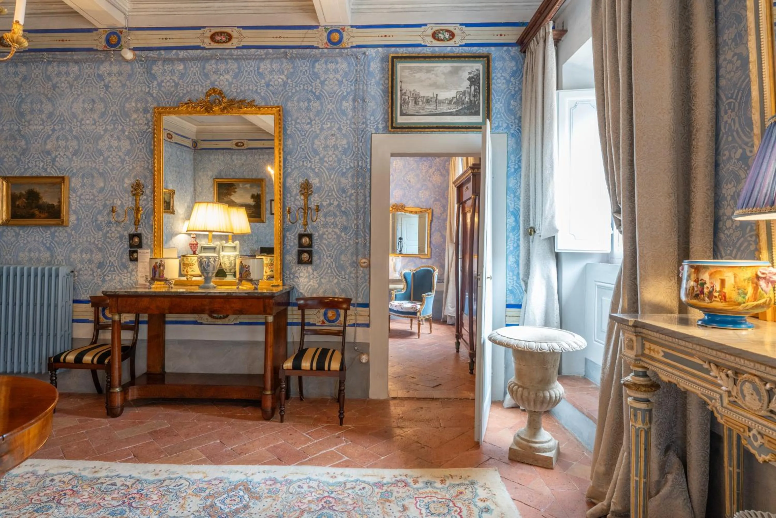 Living room in Palazzo Nobile di San Donato - Historic Experience