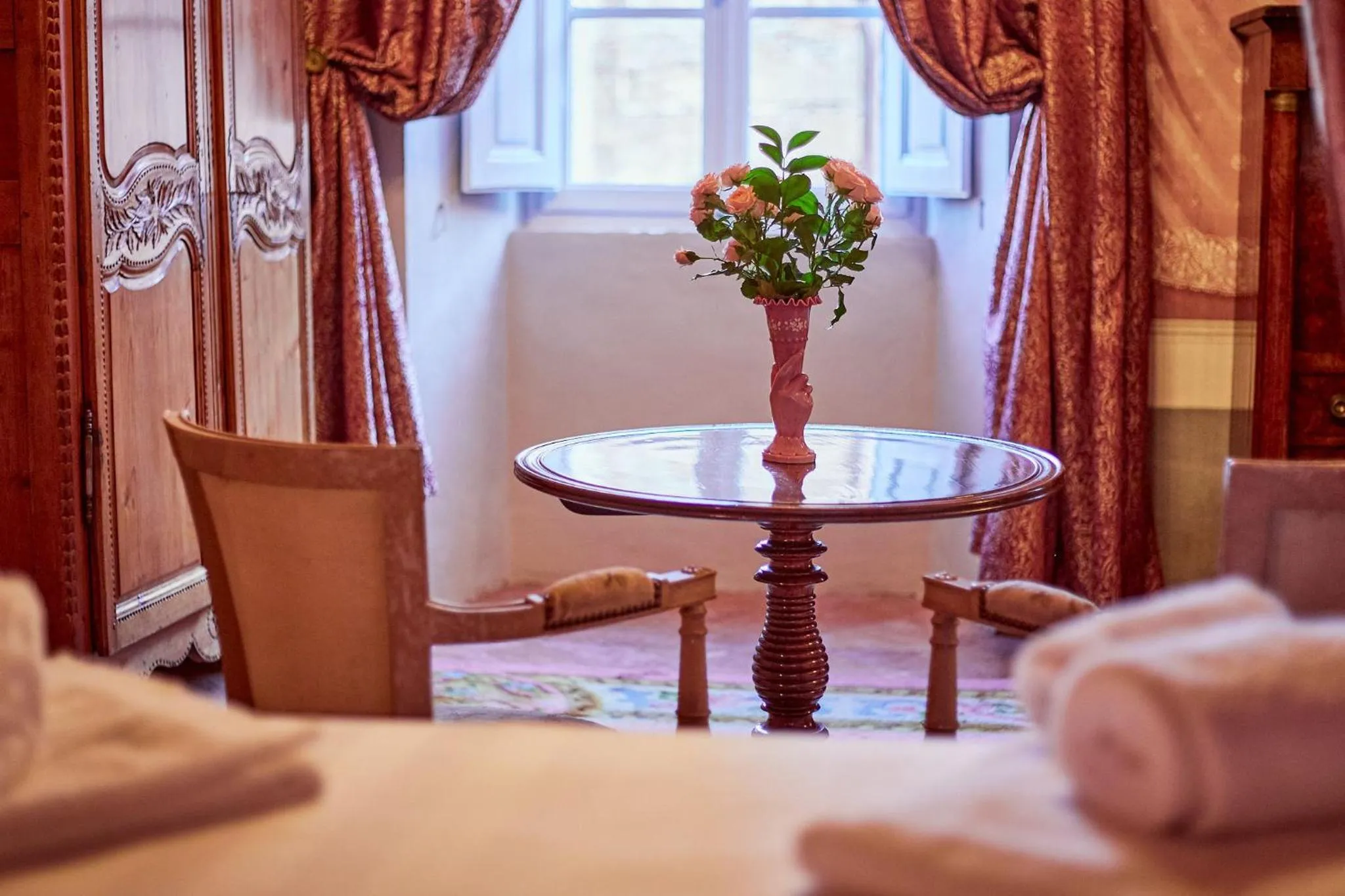 Bedroom, Bed in Palazzo Nobile di San Donato - Historic Experience
