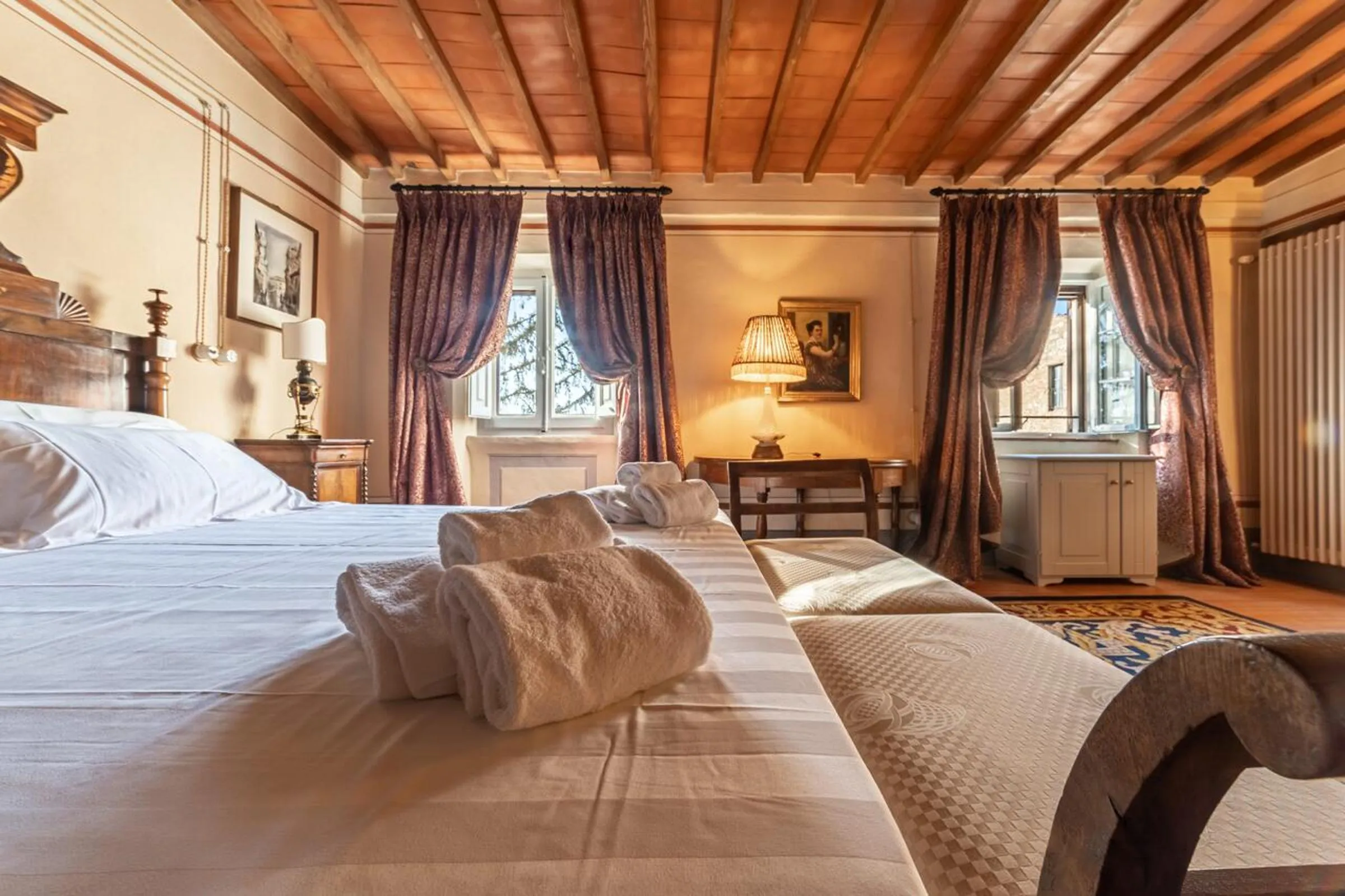 Bed in Palazzo Nobile di San Donato - Historic Experience
