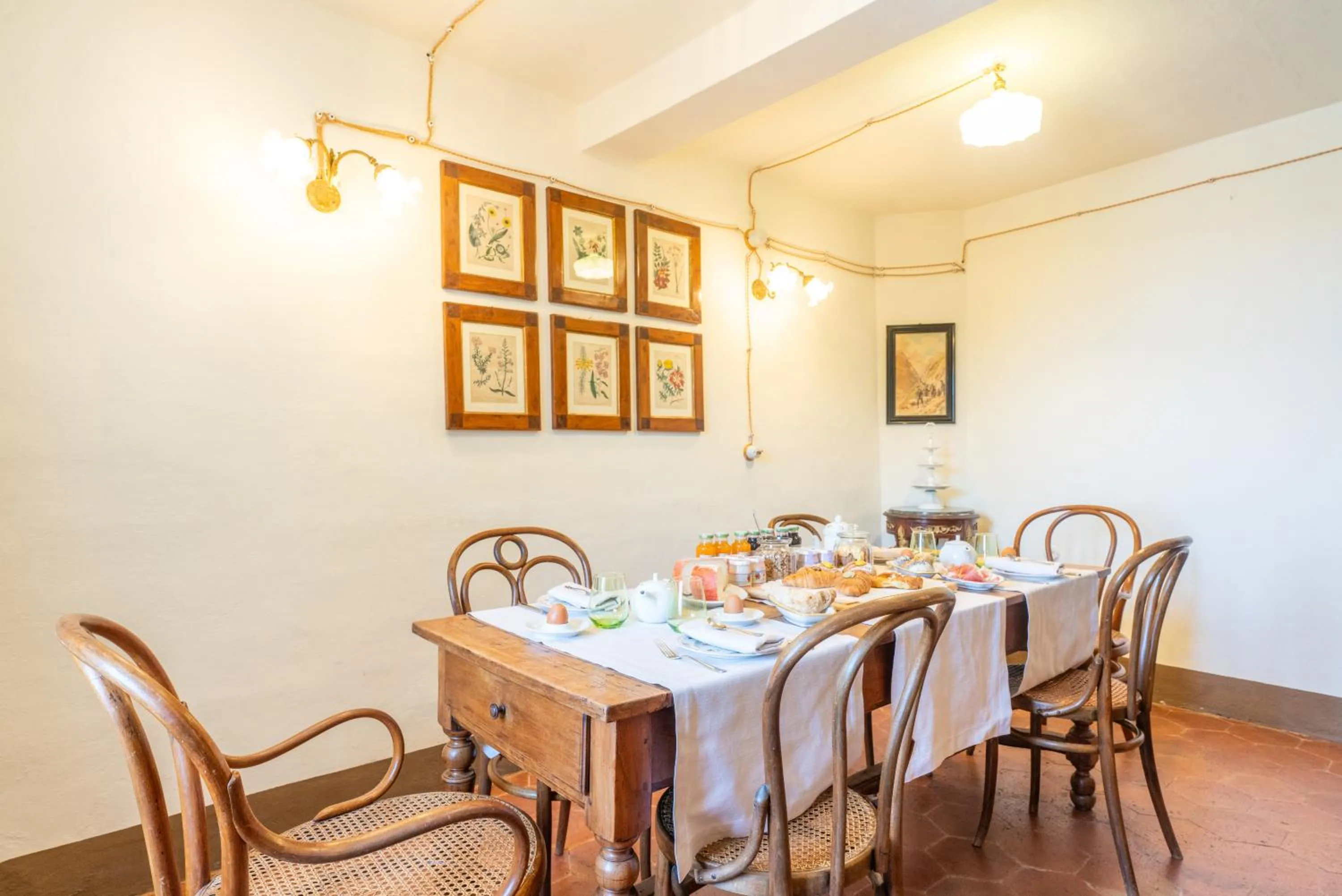 Breakfast in Palazzo Nobile di San Donato - Historic Experience