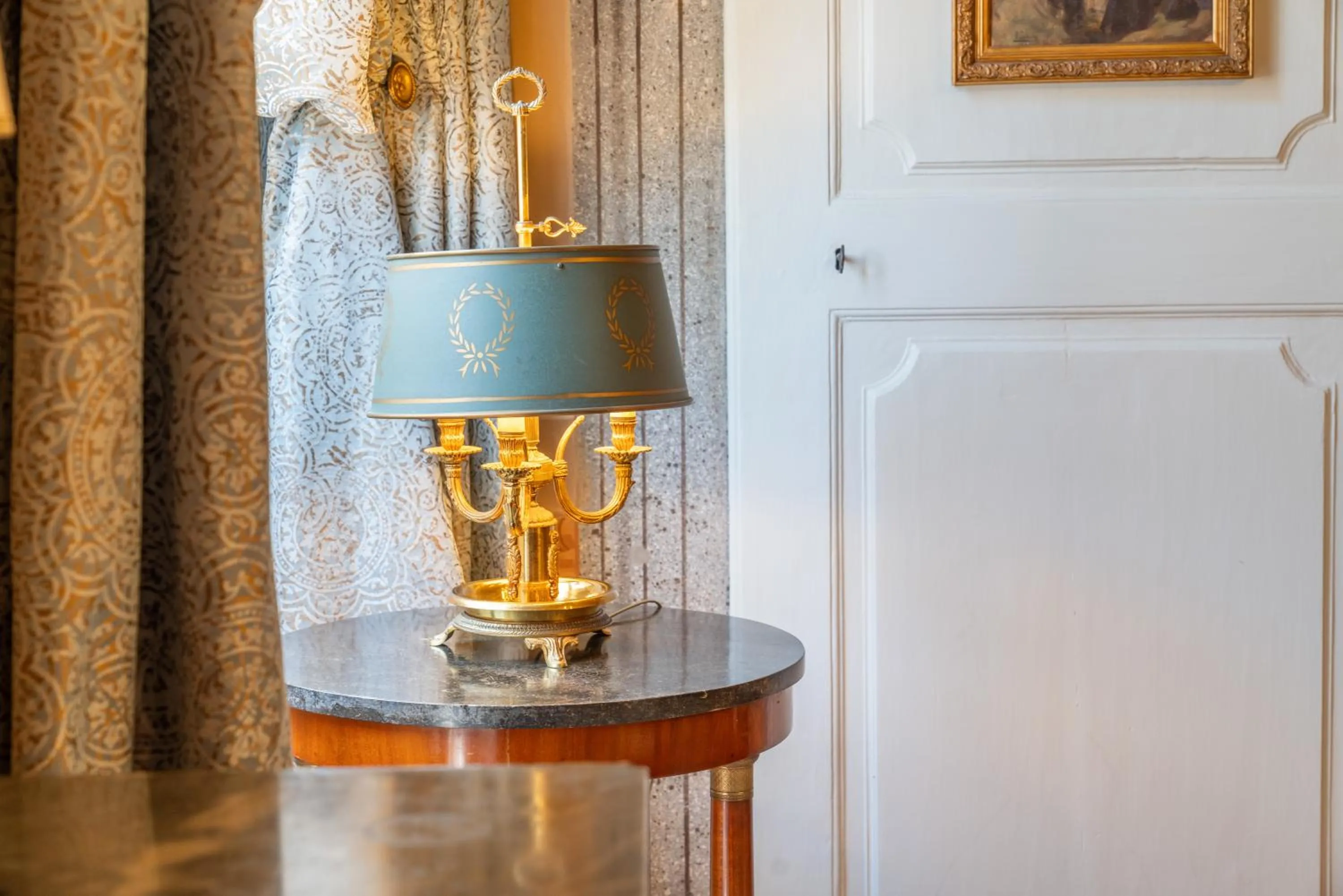 Decorative detail in Palazzo Nobile di San Donato - Historic Experience