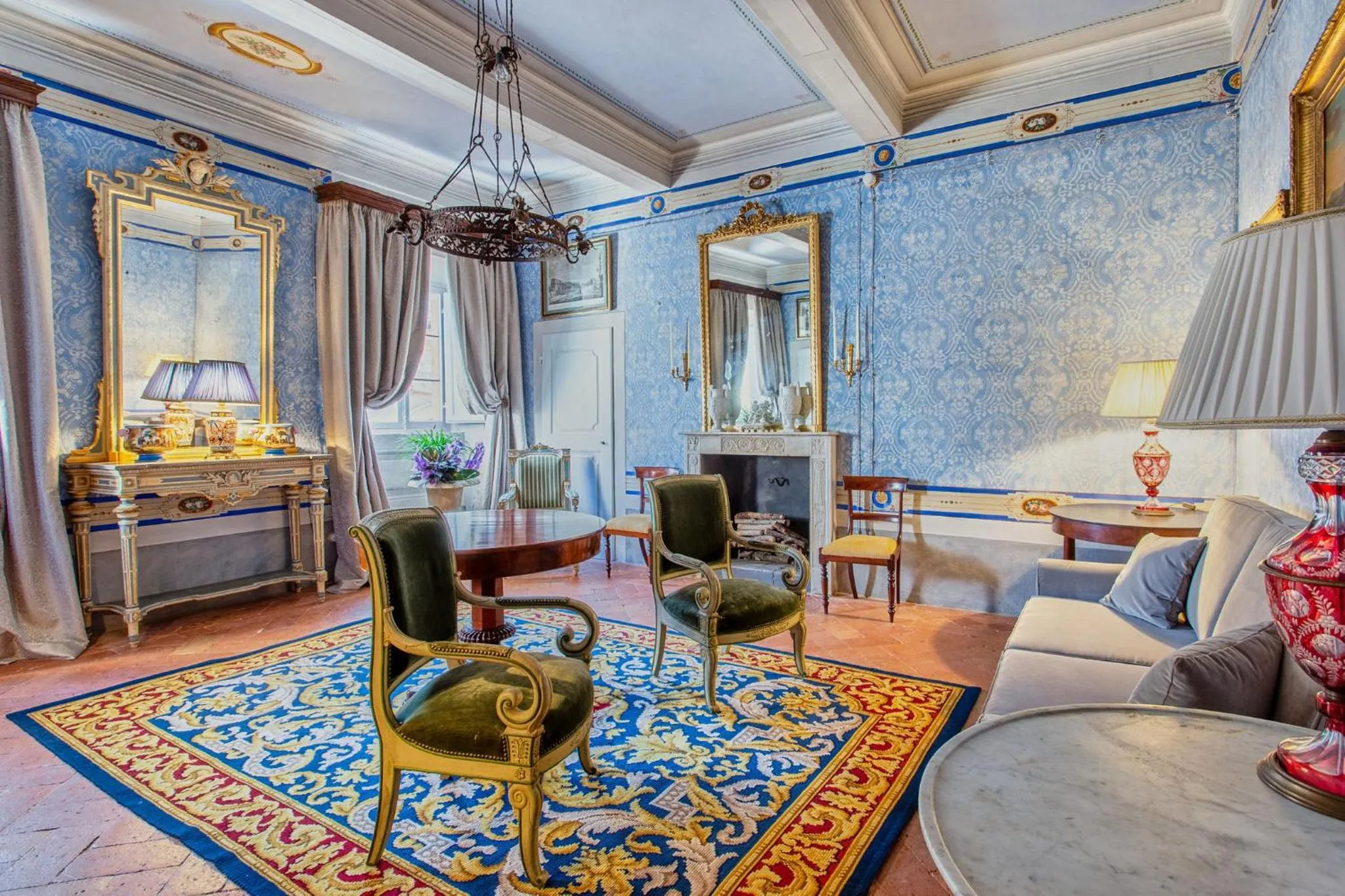 Living room in Palazzo Nobile di San Donato - Historic Experience