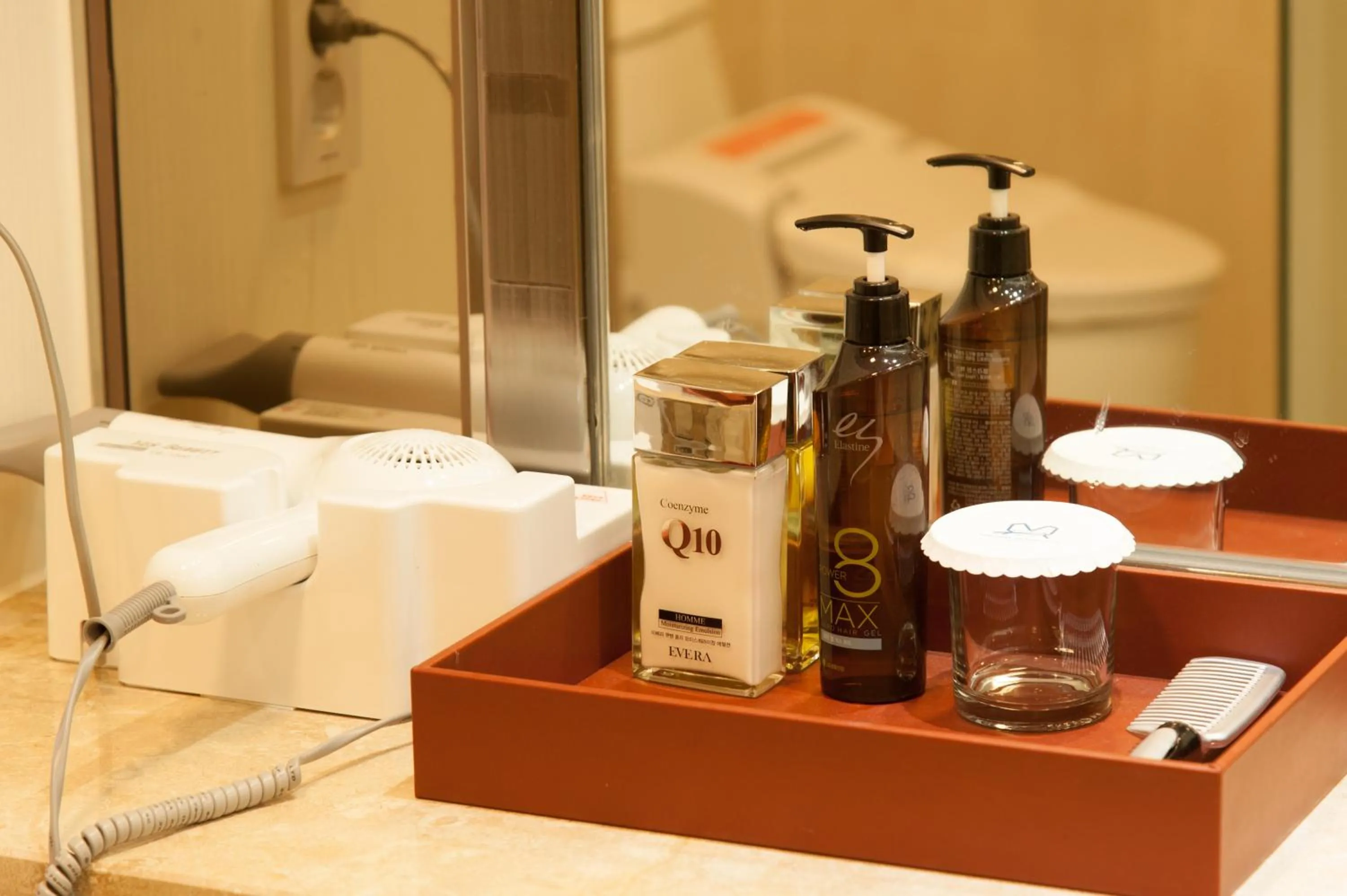 Decorative detail in Fontana Beach Hotel