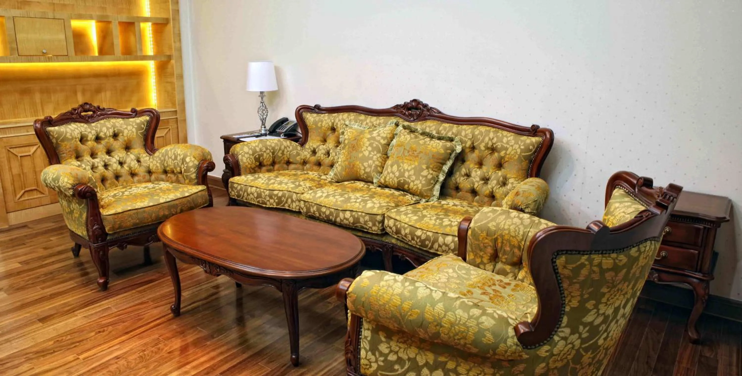 Decorative detail in Fontana Beach Hotel