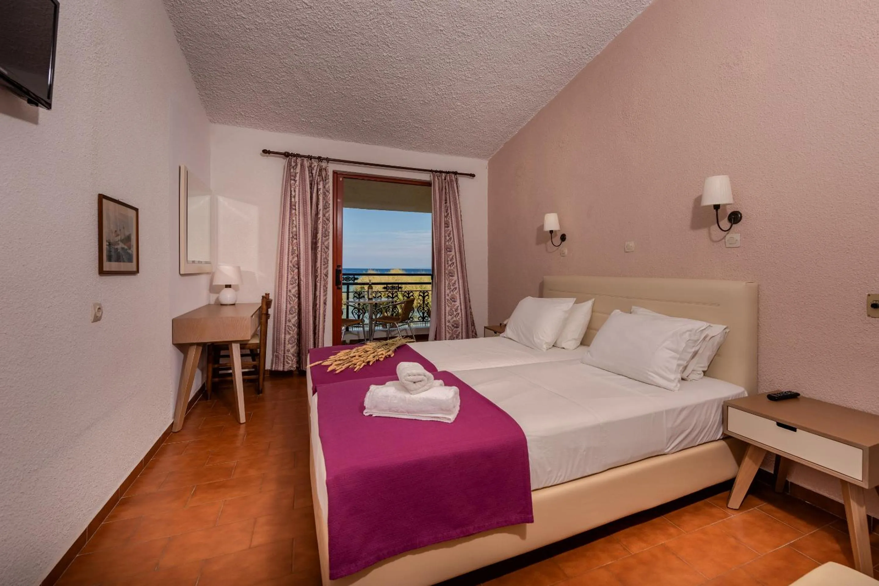 Bedroom, Bed in Iliessa Beach Hotel