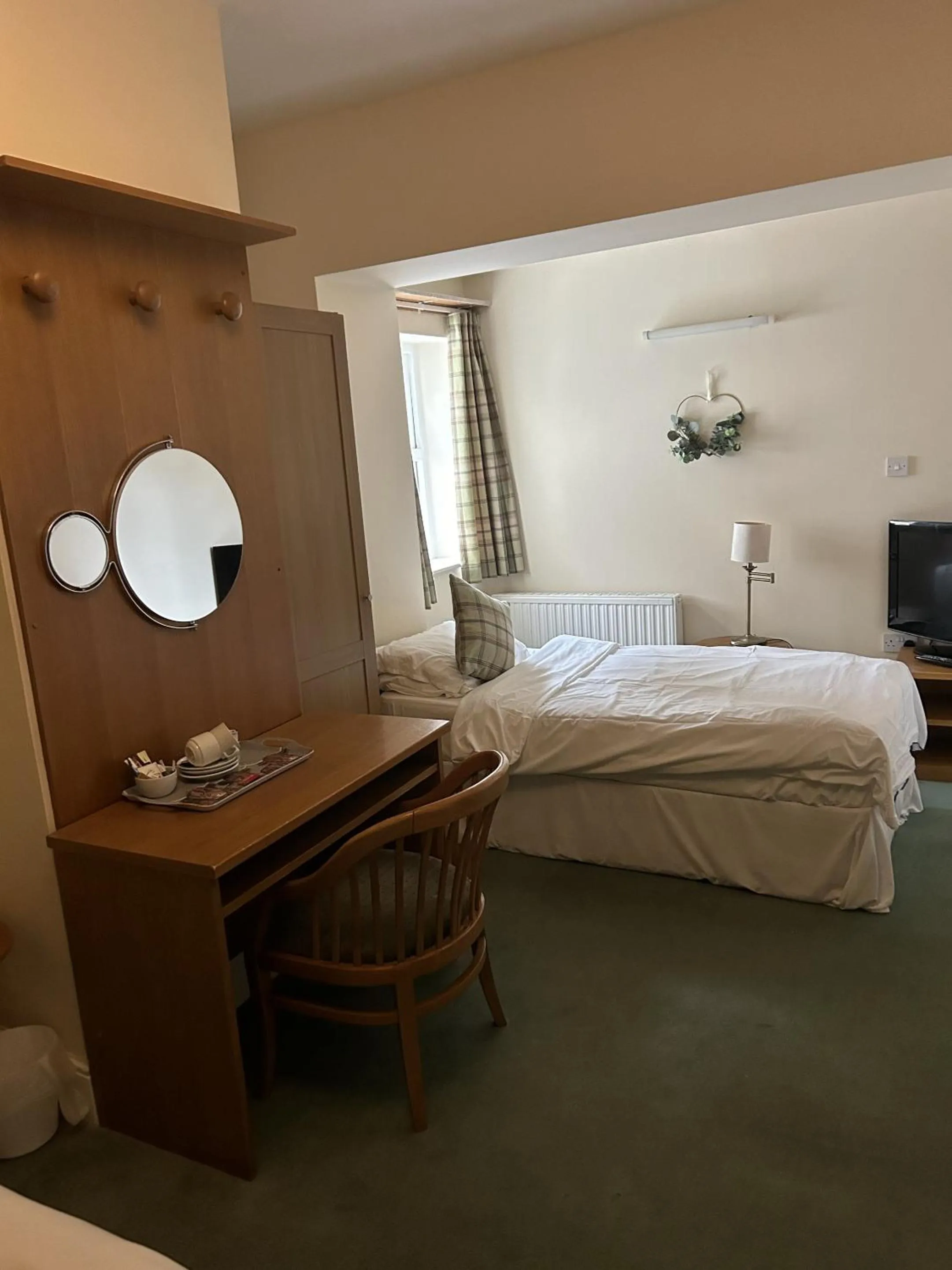 Bedroom, Bed in The Bridge Hotel