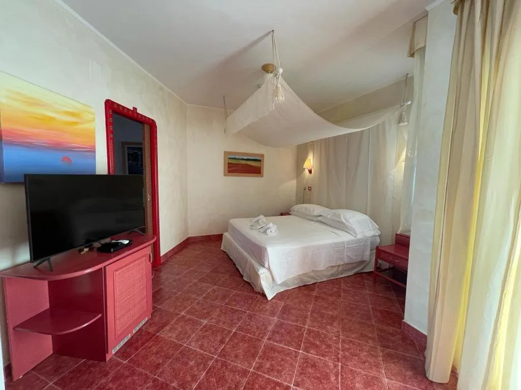 Photo of the whole room, Bed in AH Premium Baia dei Faraglioni