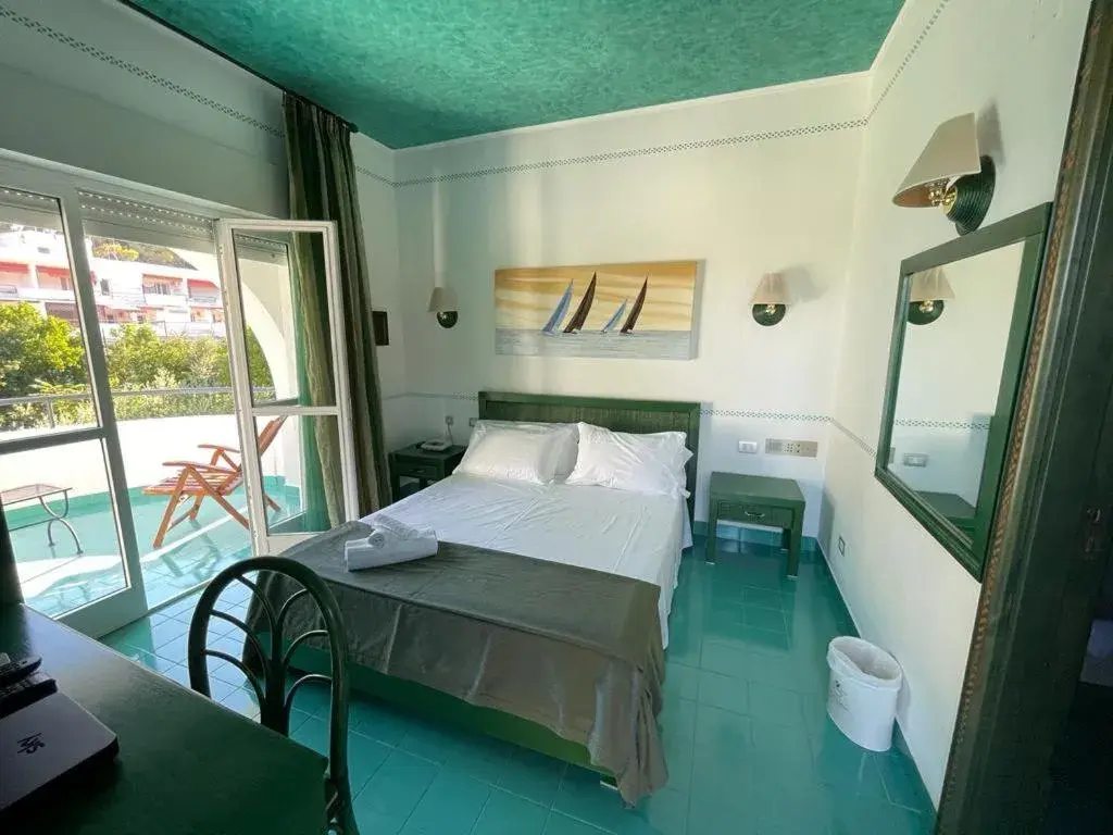 Double or Twin Room with Private Bathroom in Apulia Hotel Baia dei Faraglioni Resort Double or Twin Room with Private Bathroom in Apulia Hotel Baia dei Faraglioni Resort