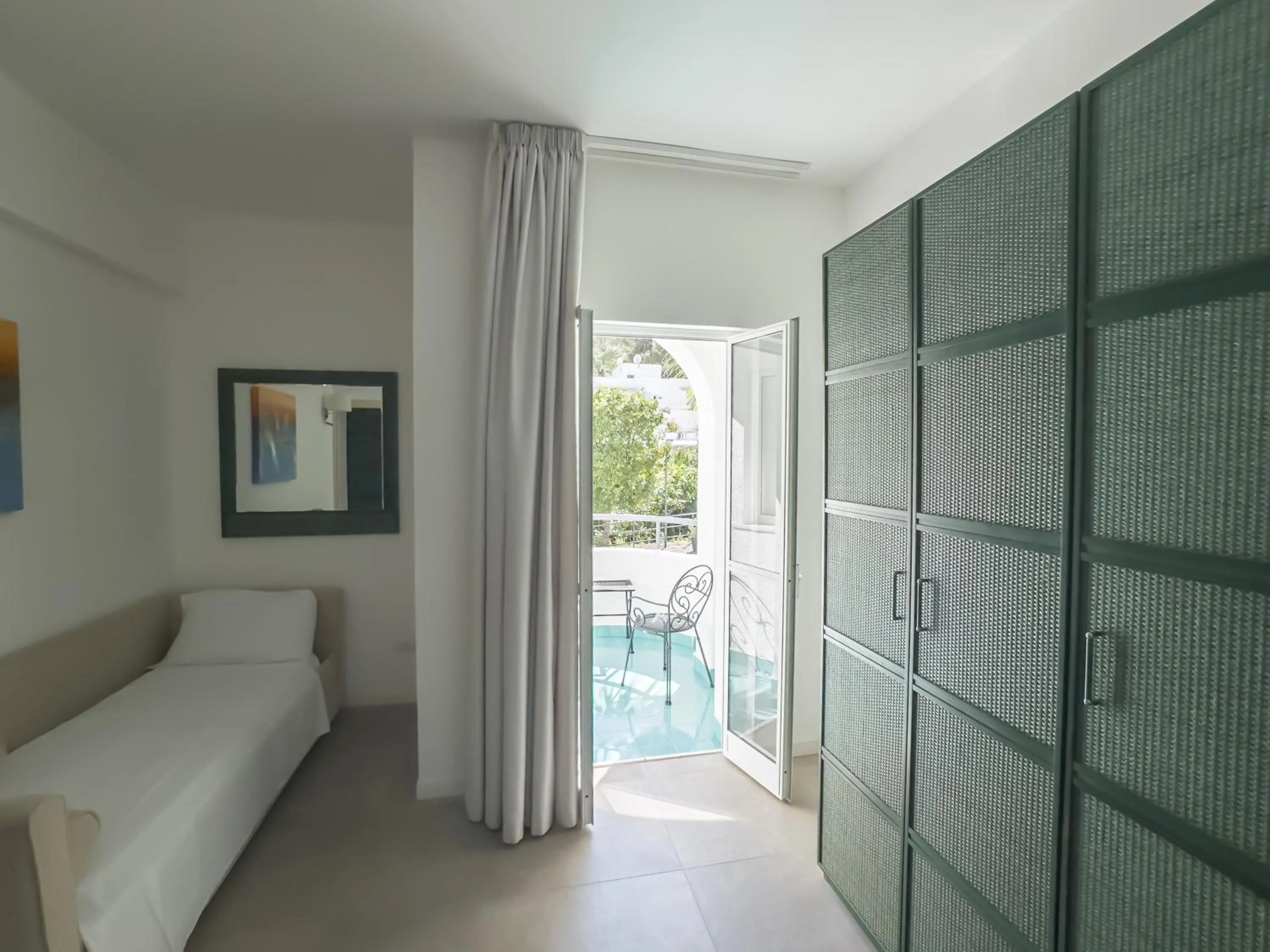 Bed in Apulia Hotel Baia dei Faraglioni Resort