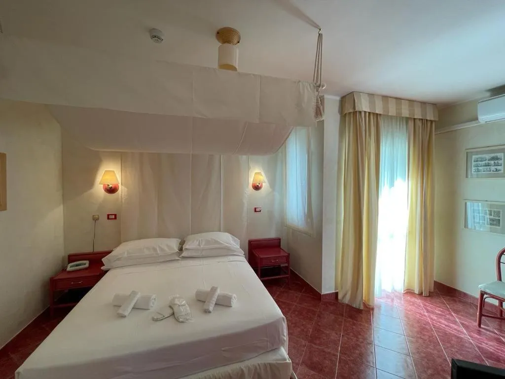 Photo of the whole room, Bed in AH Premium Baia dei Faraglioni