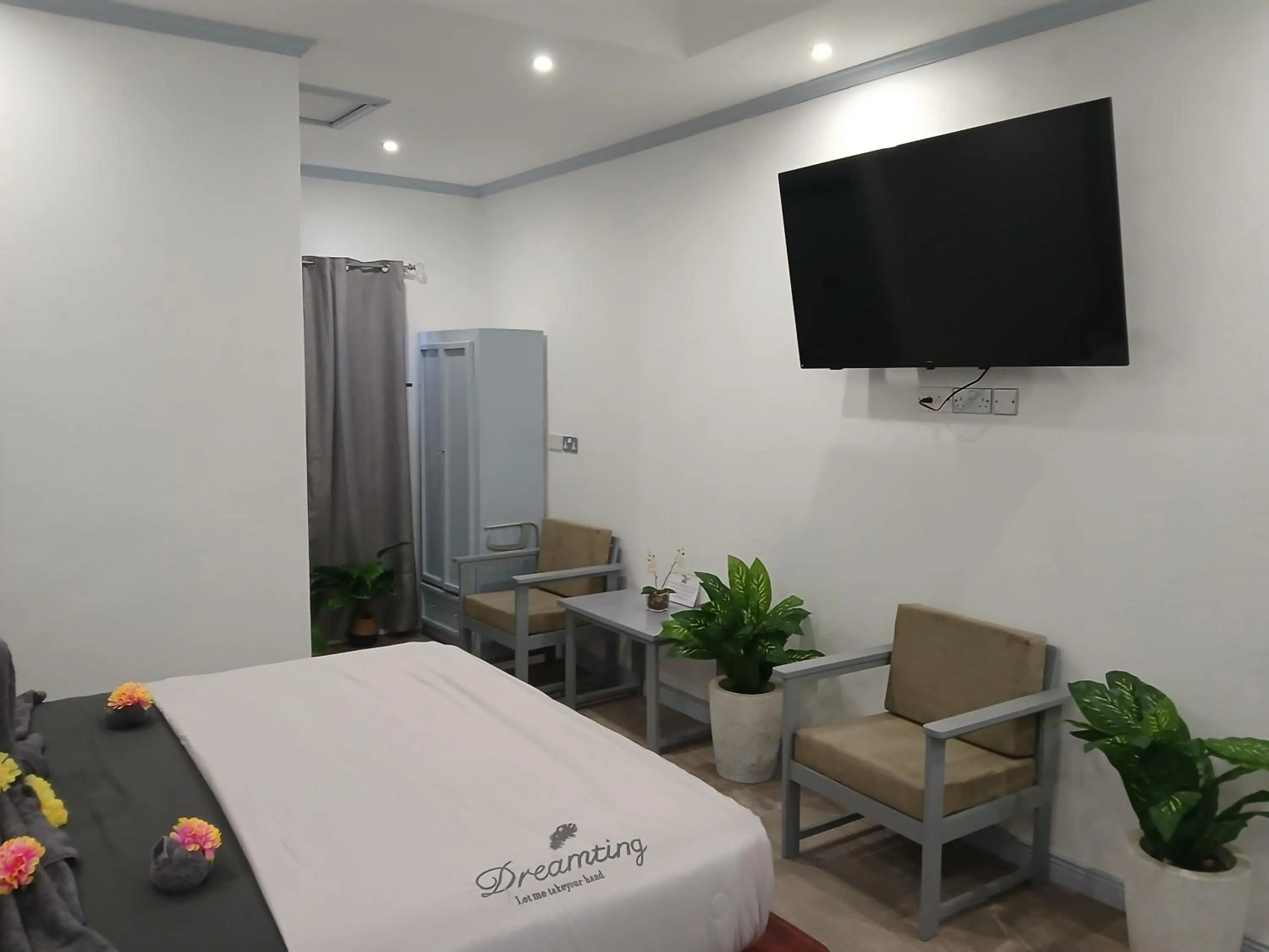 Clavier's- AirCon- Seaside- FamilyFriendly
