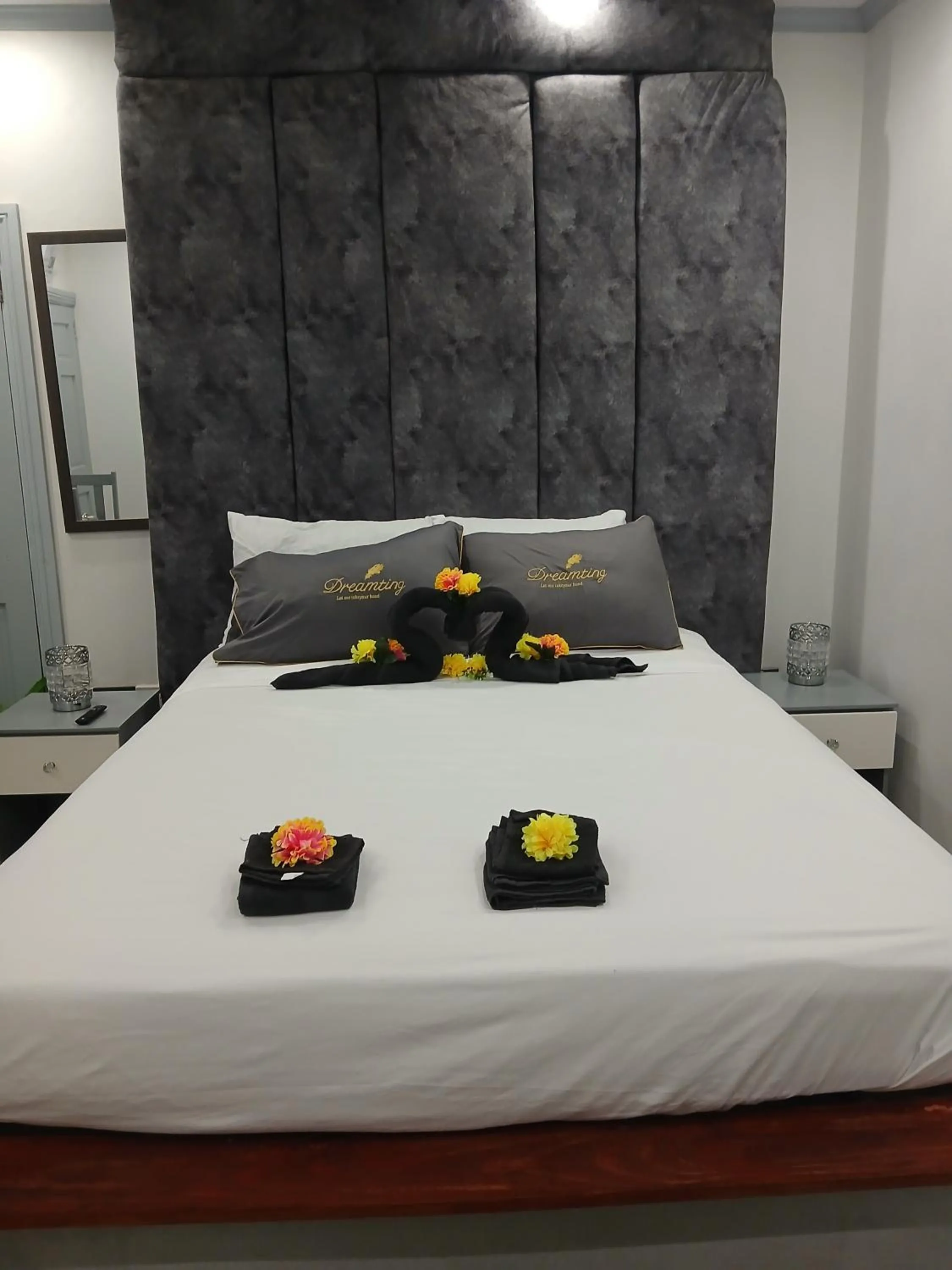 Bed in Clavier's- AirCon- Seaside- FamilyFriendly