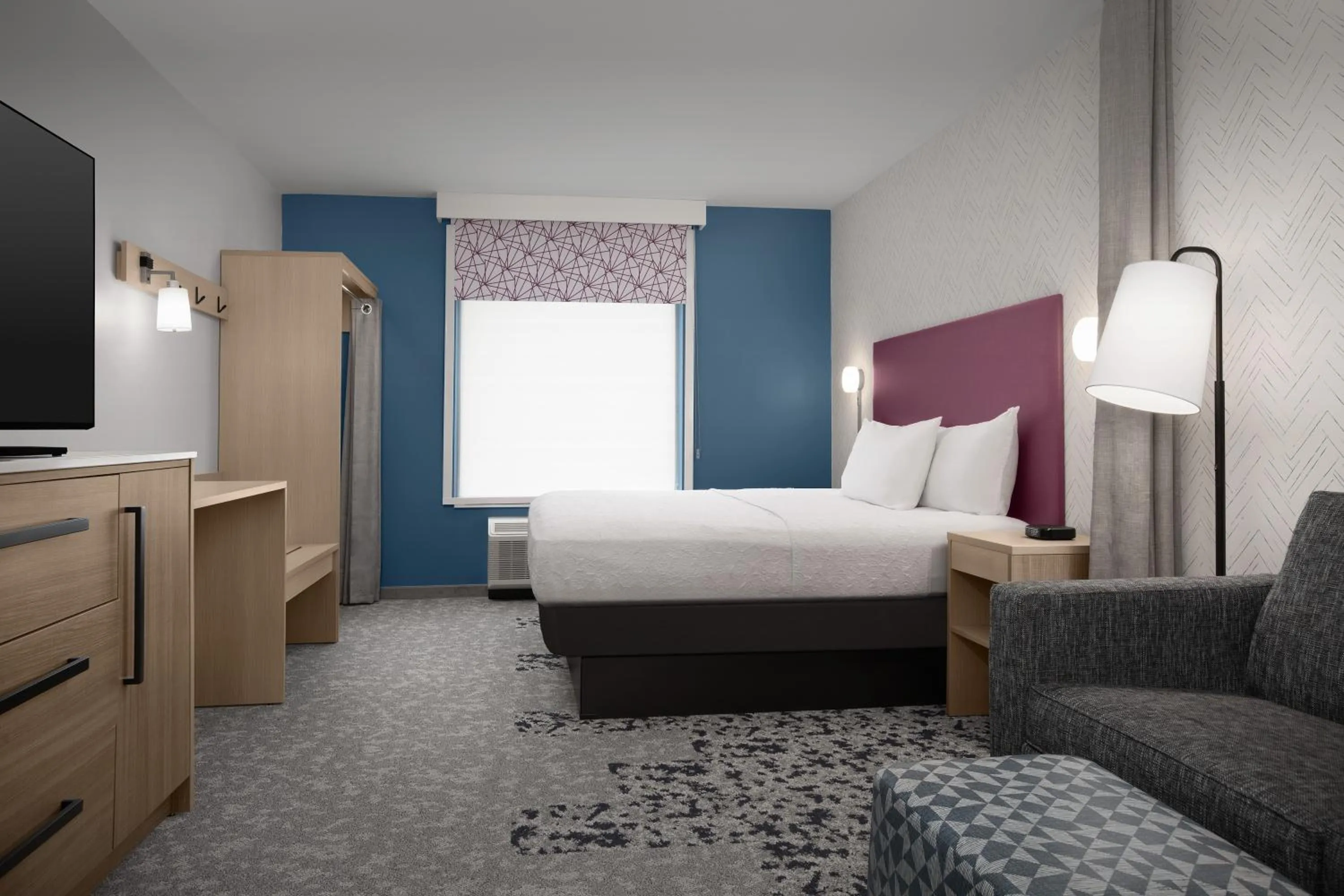 Bed in Home2 Suites By Hilton Columbus Easton