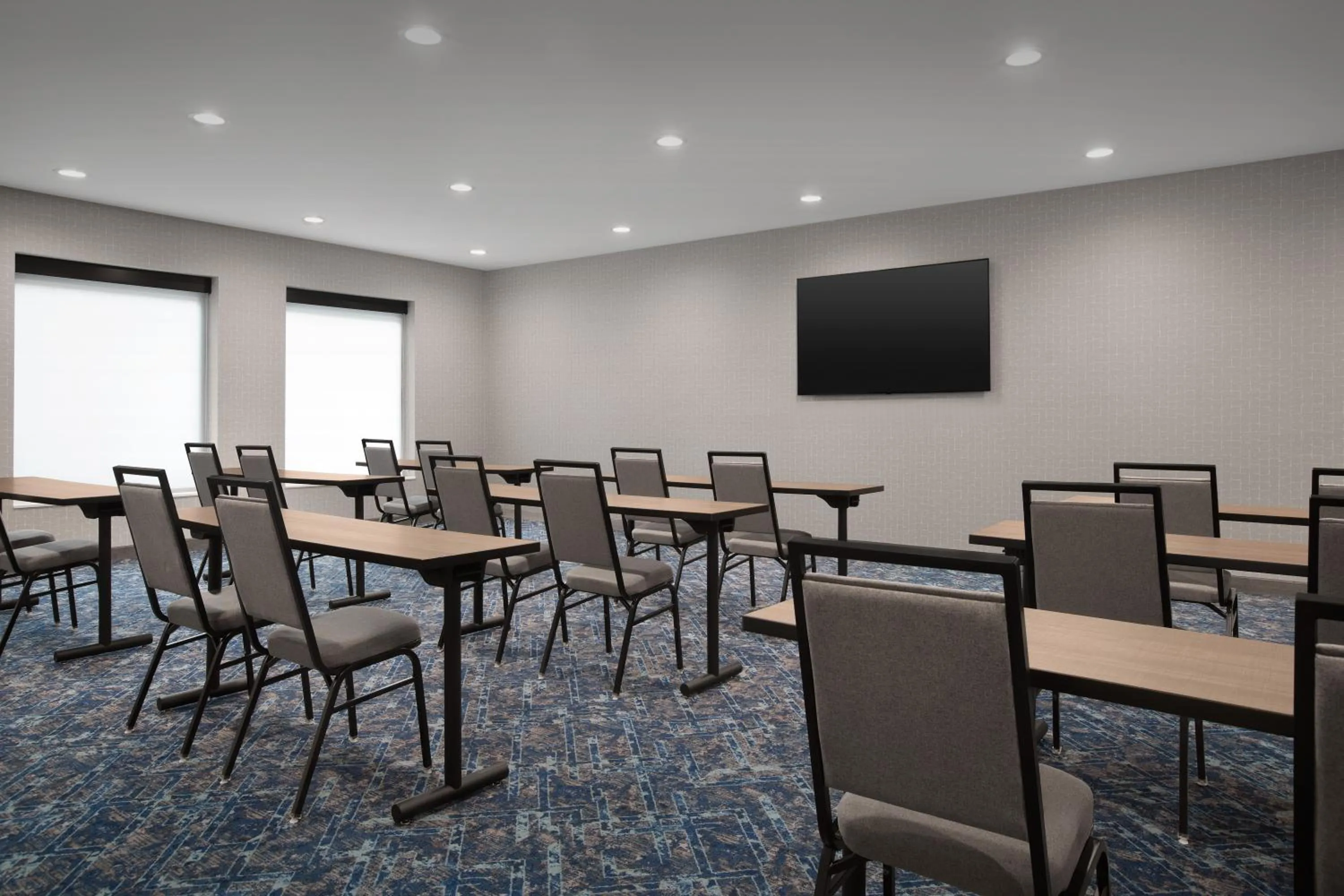 TV and multimedia in Home2 Suites By Hilton Columbus Easton