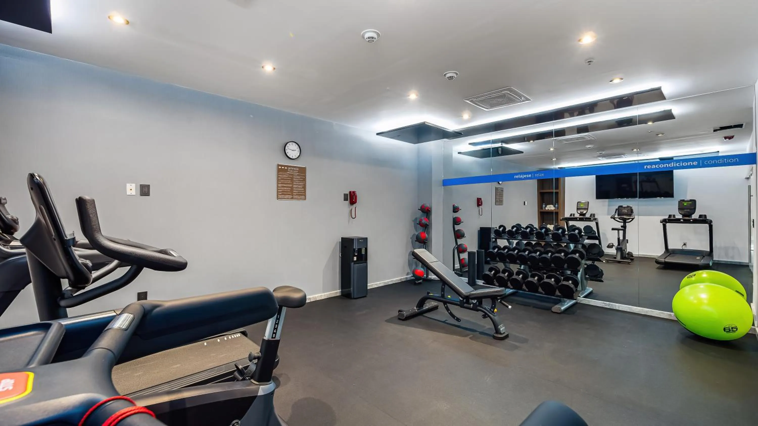 Fitness centre/facilities in Hampton By Hilton Queretaro Juriquilla