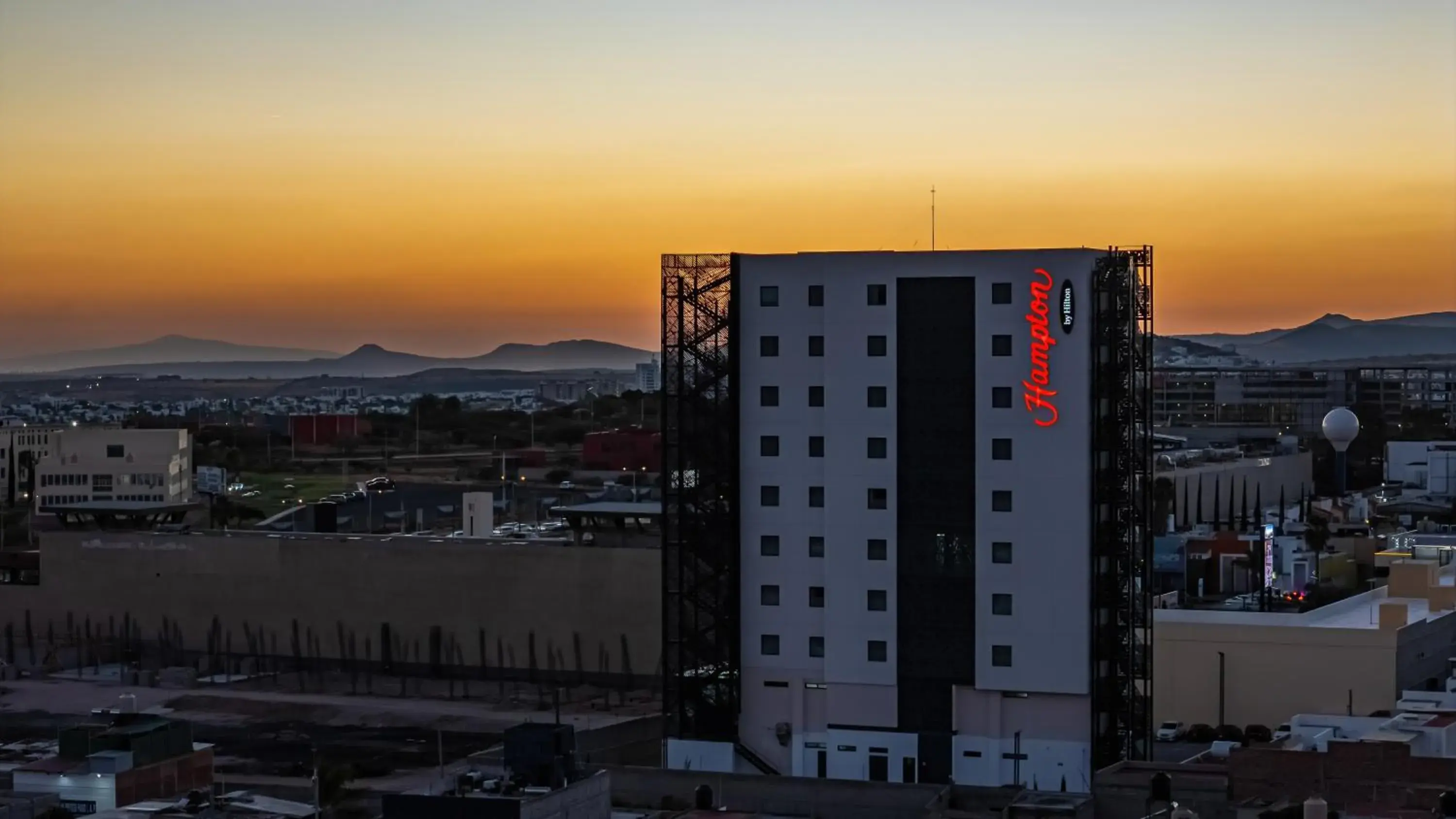 Property building in Hampton By Hilton Queretaro Juriquilla Property building in Hampton By Hilton Queretaro Juriquilla