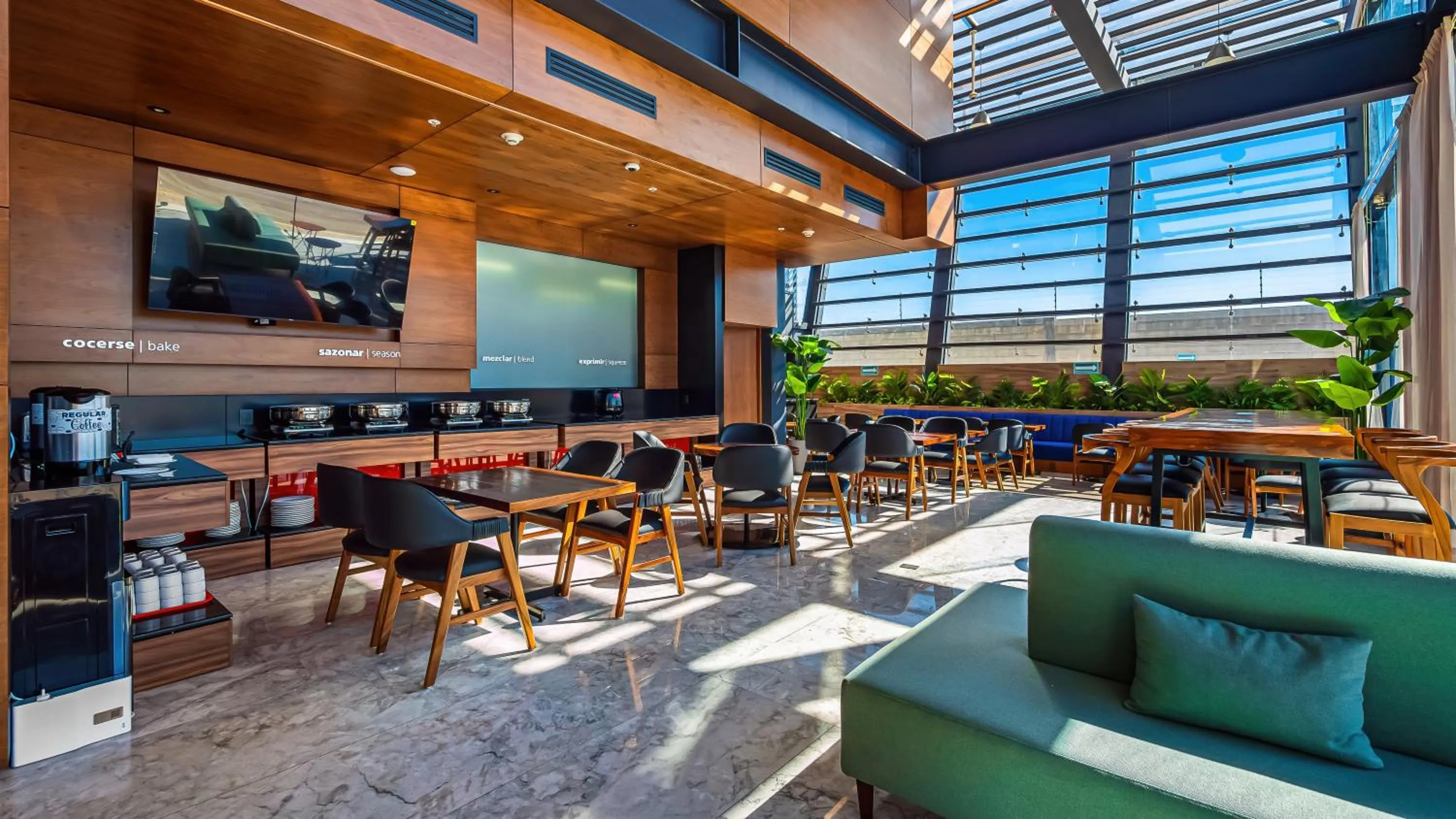 Restaurant/places to eat in Hampton By Hilton Queretaro Juriquilla