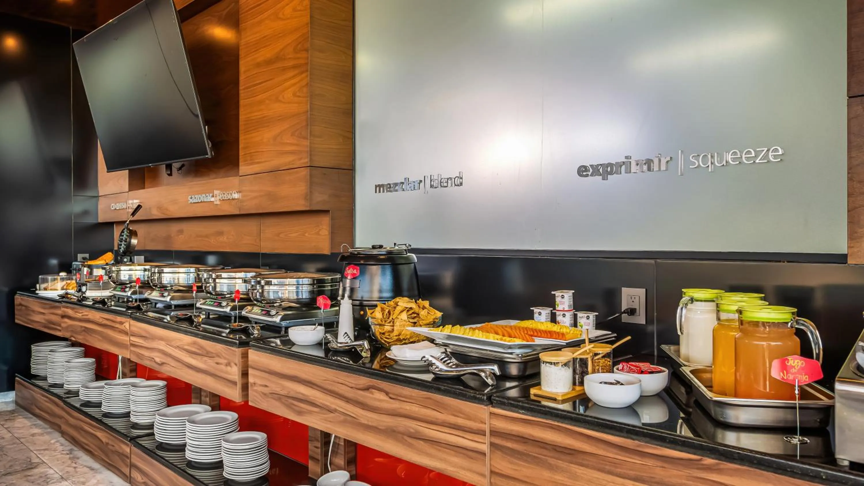 Buffet breakfast in Hampton By Hilton Queretaro Juriquilla