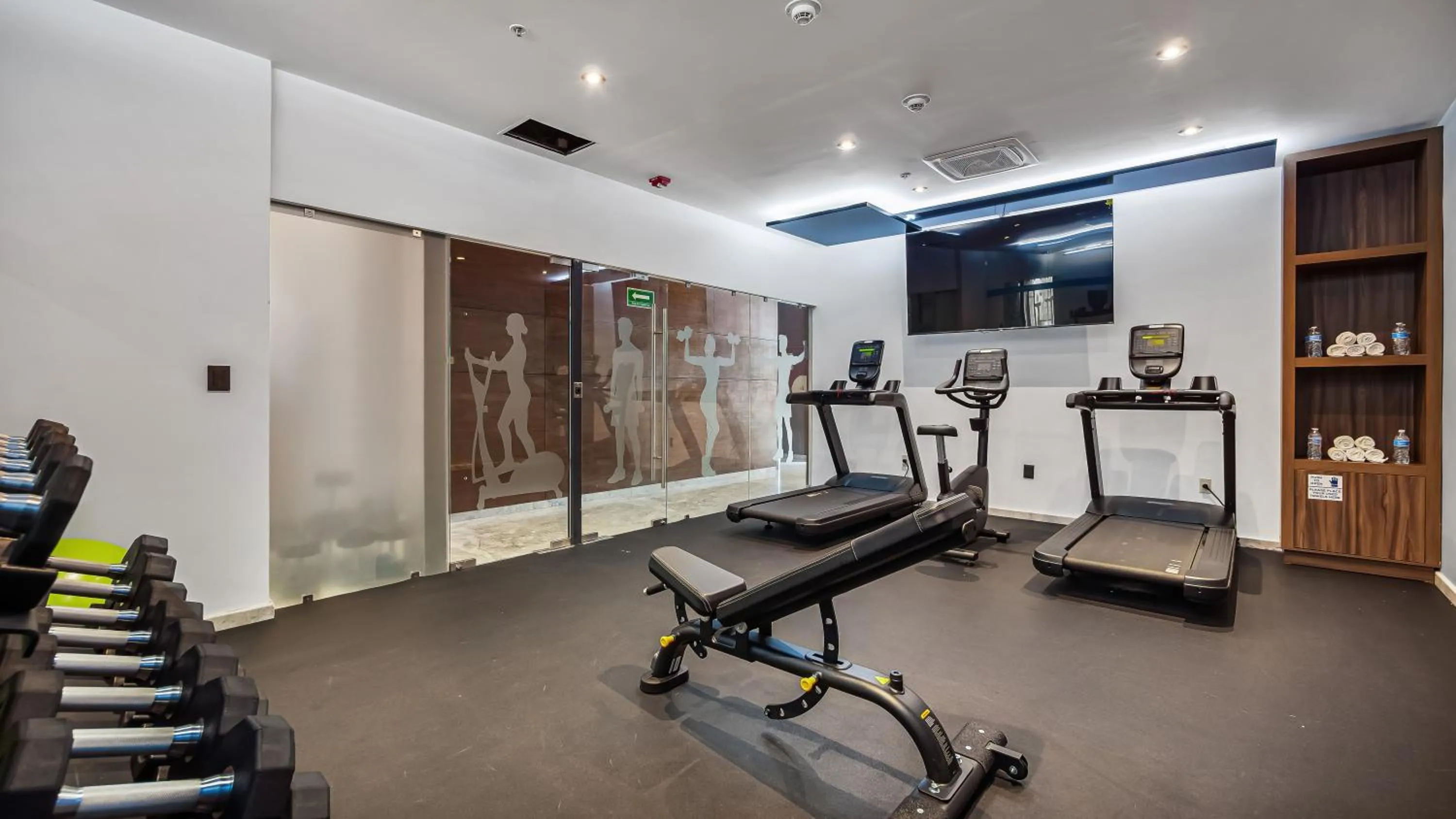 Fitness centre/facilities in Hampton By Hilton Queretaro Juriquilla