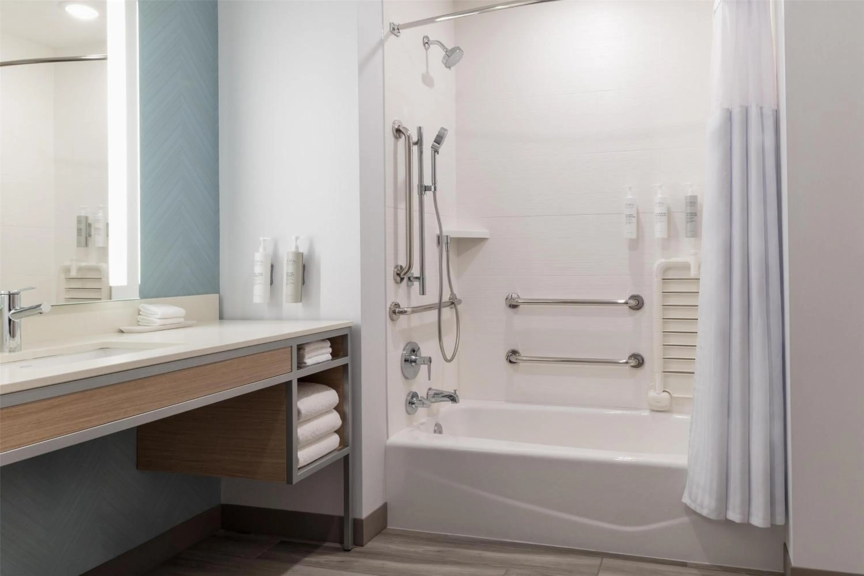 Bathroom in Hilton Garden Inn Walnut Creek