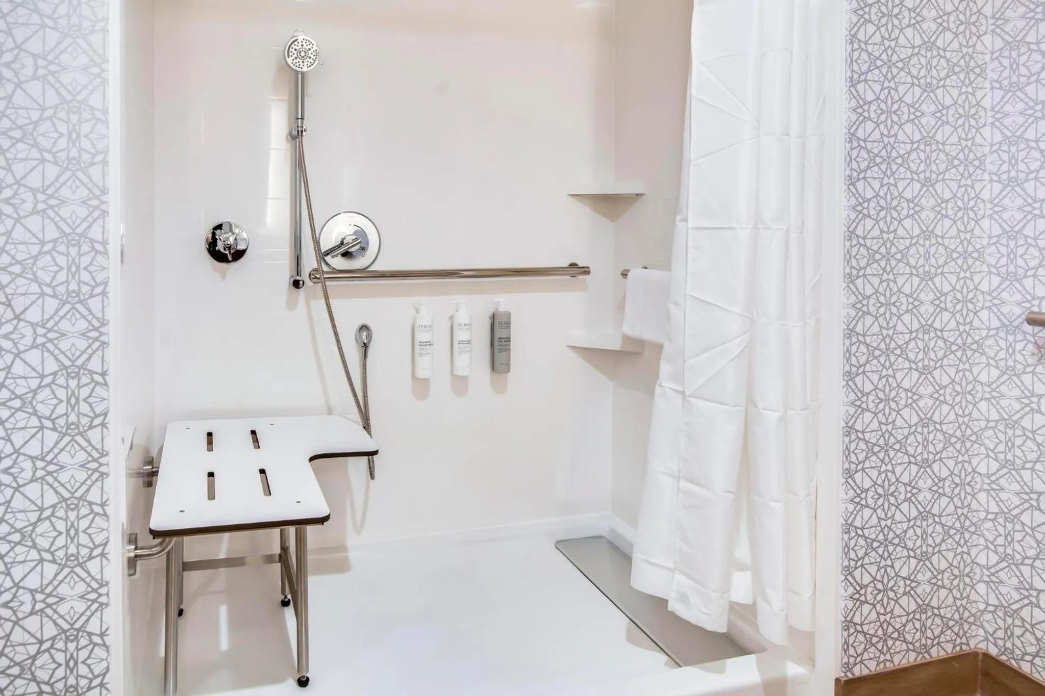 Shower in Hampton Inn & Suites By Hilton Louisville East Oxmoor