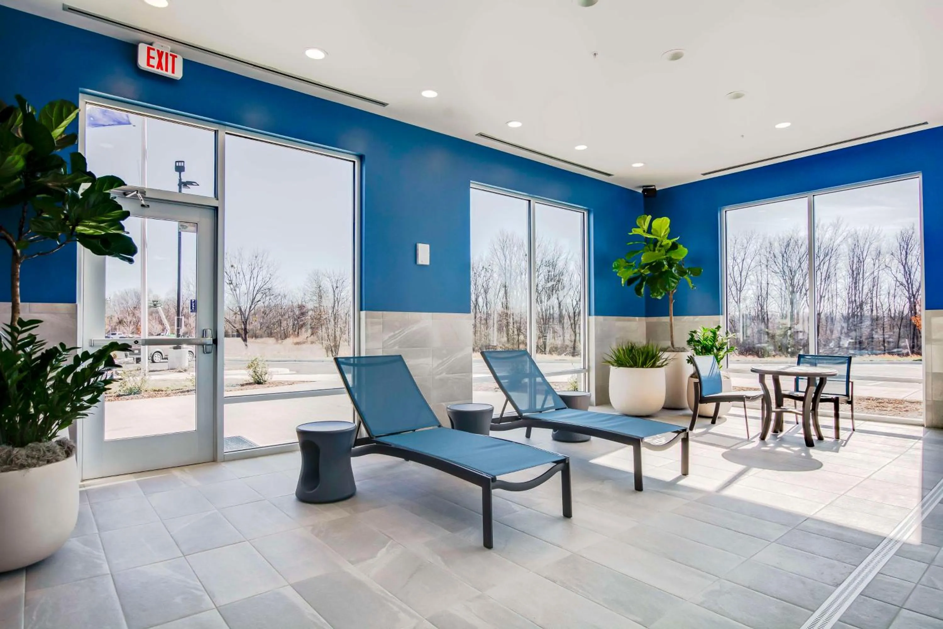 Pool view in Hampton Inn & Suites By Hilton Louisville East Oxmoor