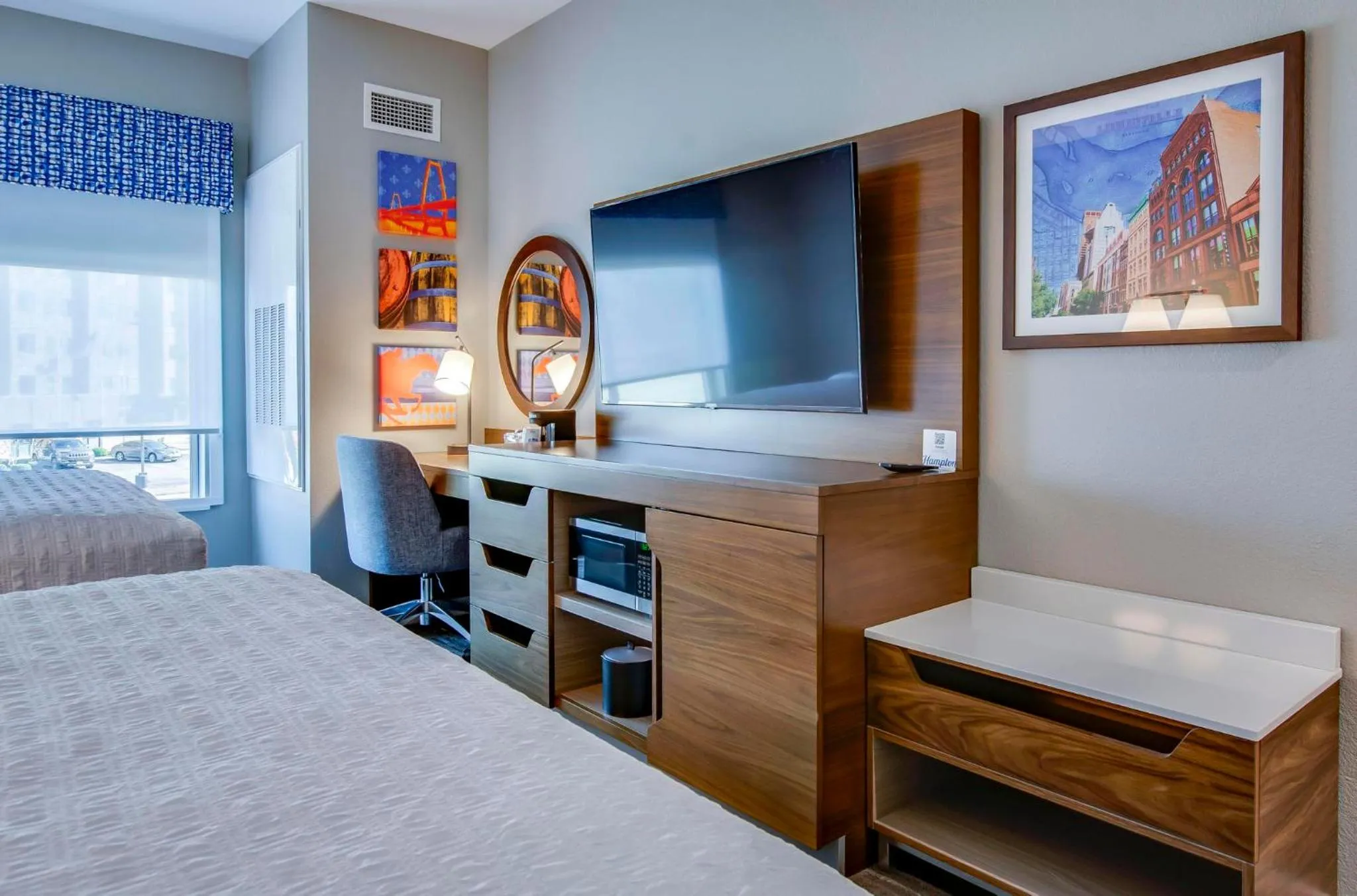 TV and multimedia, Bed in Hampton Inn & Suites By Hilton Louisville East Oxmoor