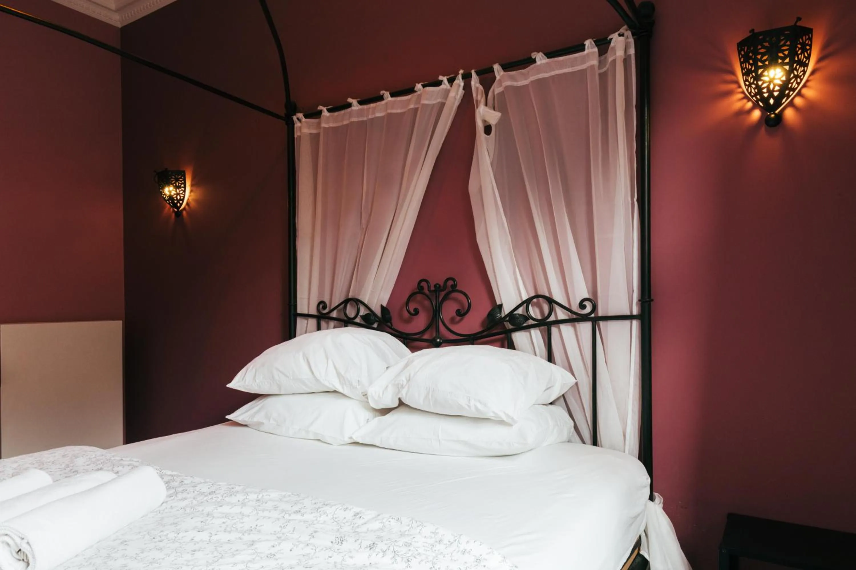 Bed in Hotel Riad Nour