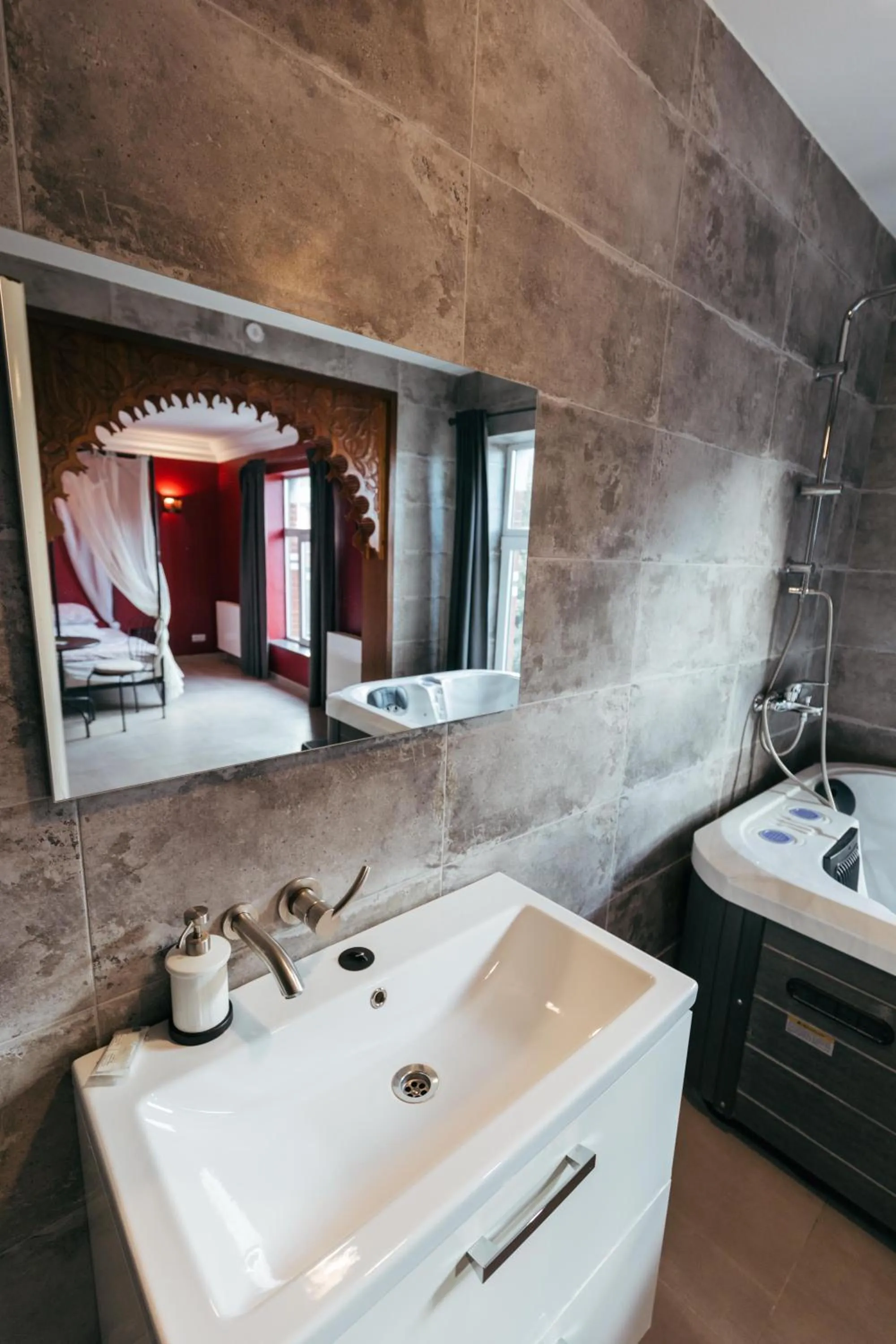 Shower in Hotel Riad Nour