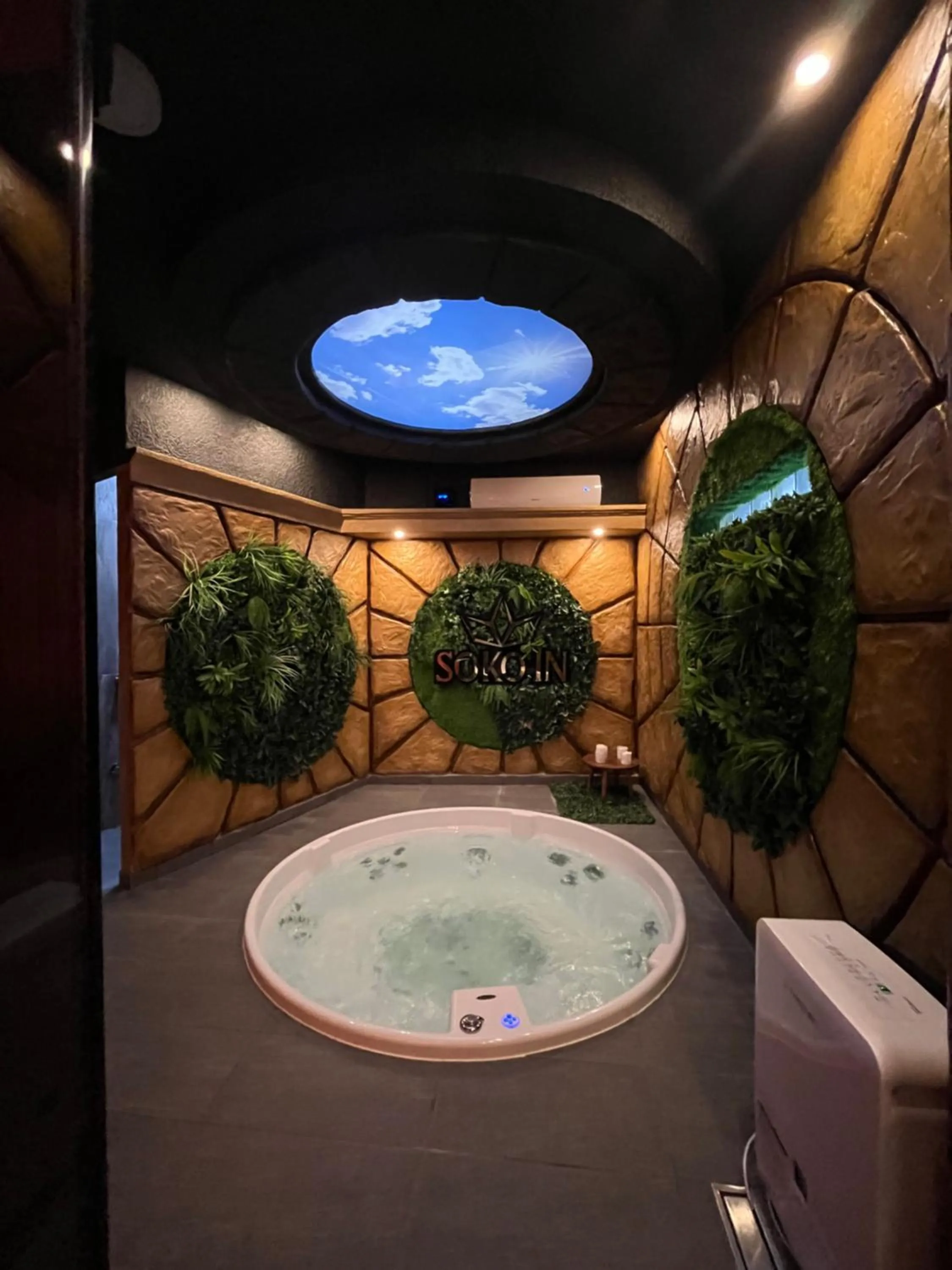 Hot Tub in Soko IN Spa