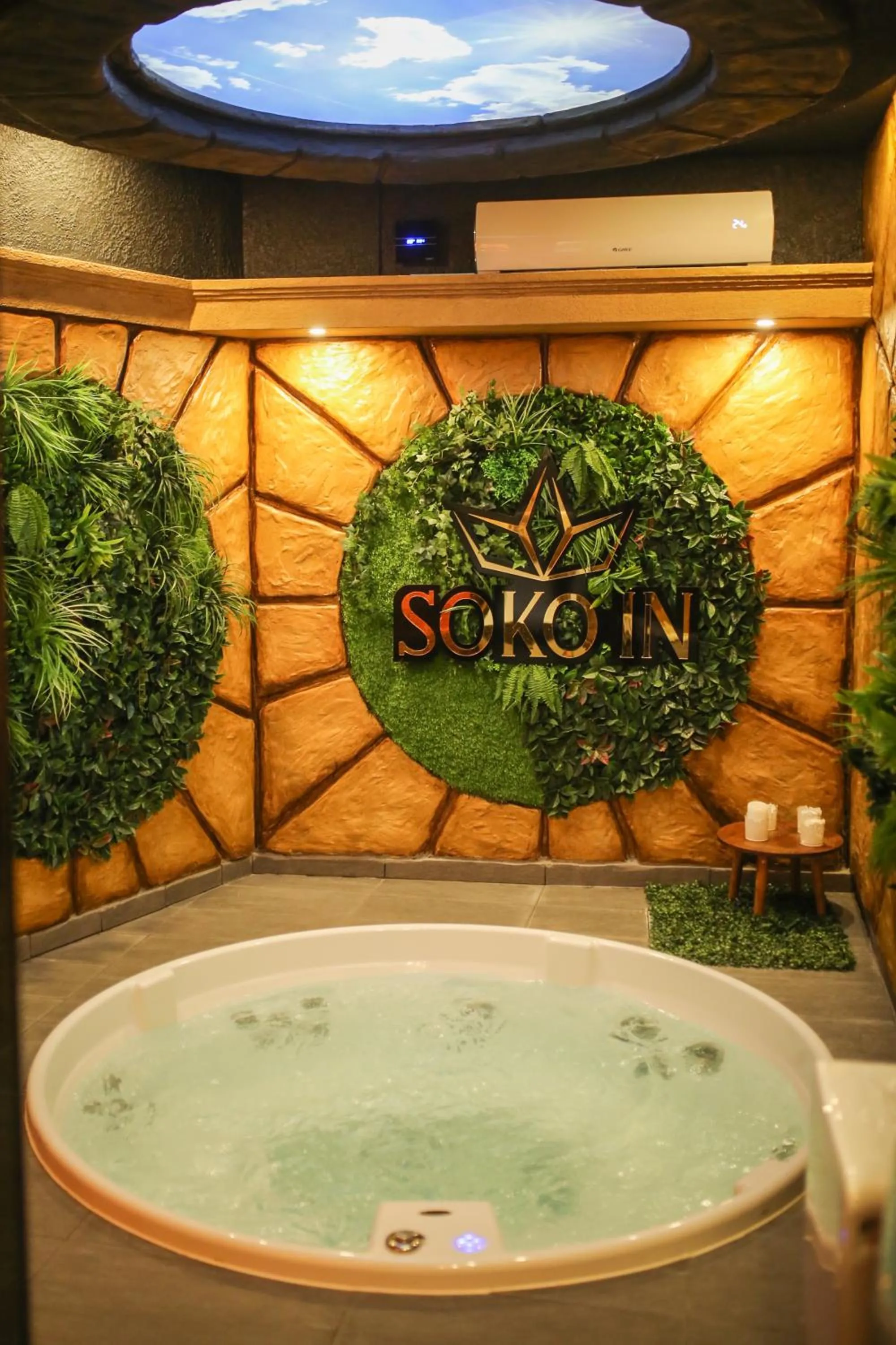 Hot Tub in Soko IN Spa