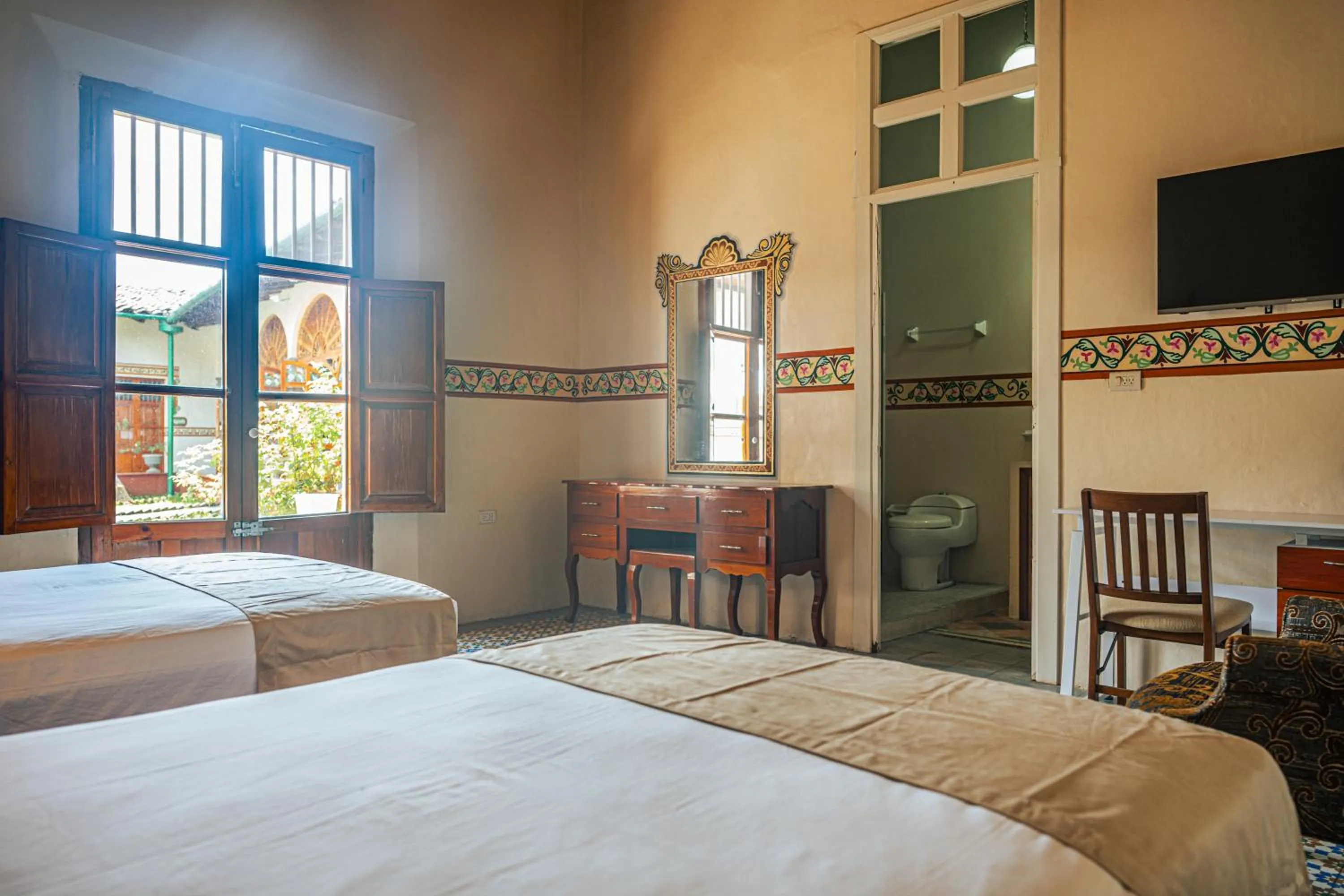 TV and multimedia, Bed in Hotel Montecillo