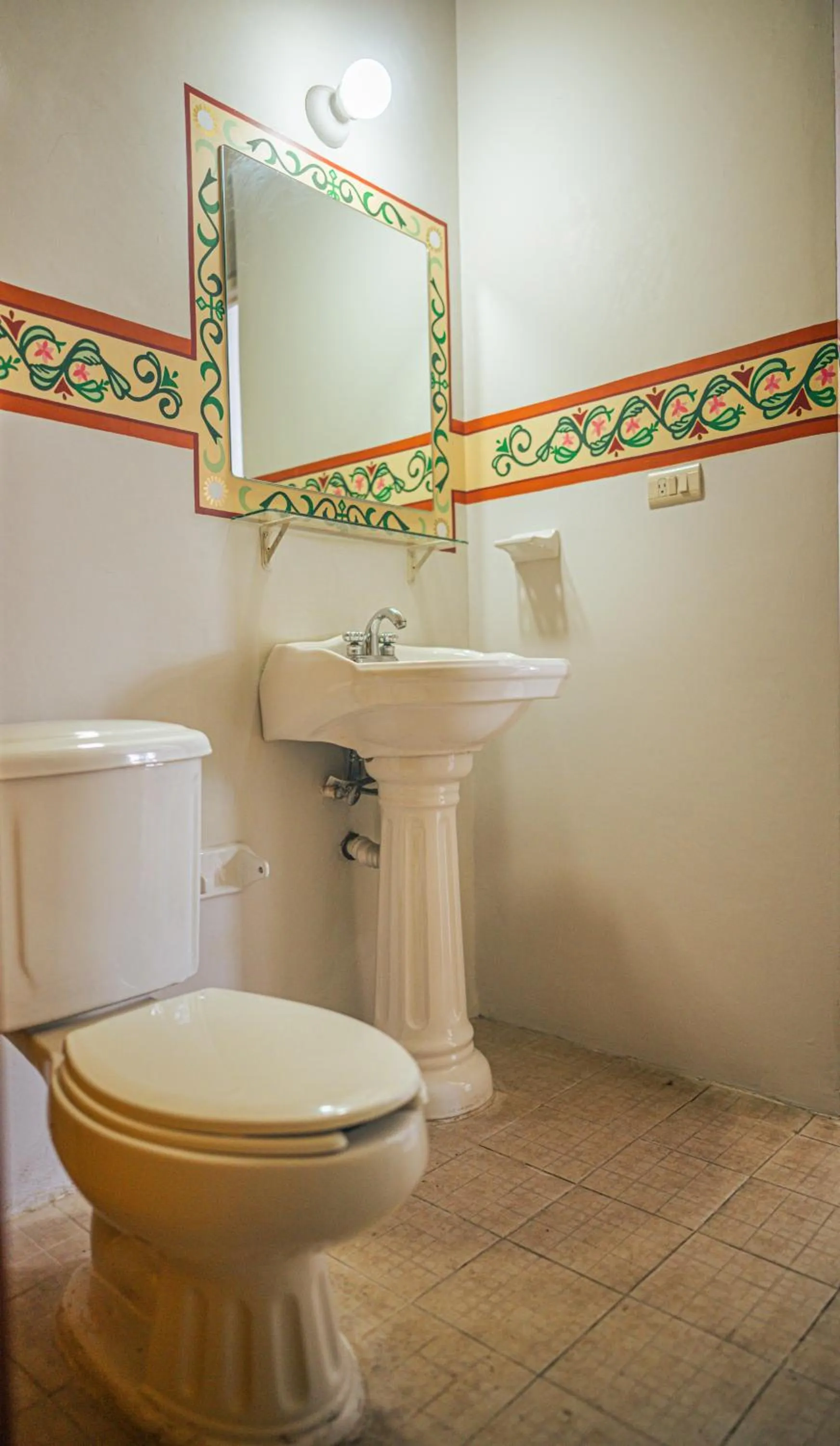 Toilet in Hotel Montecillo