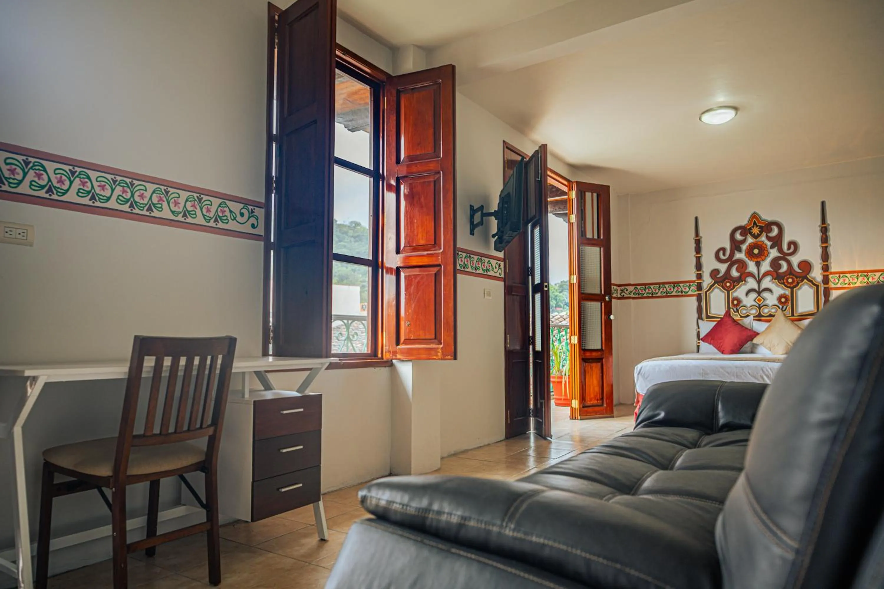 Living room, Bed in Hotel Montecillo