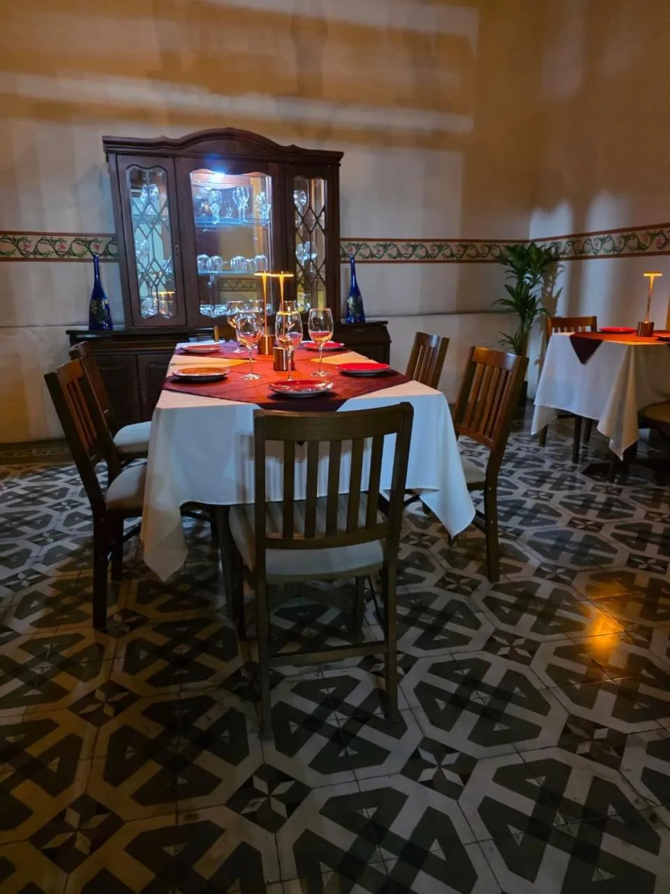 Restaurant/places to eat in Hotel Montecillo