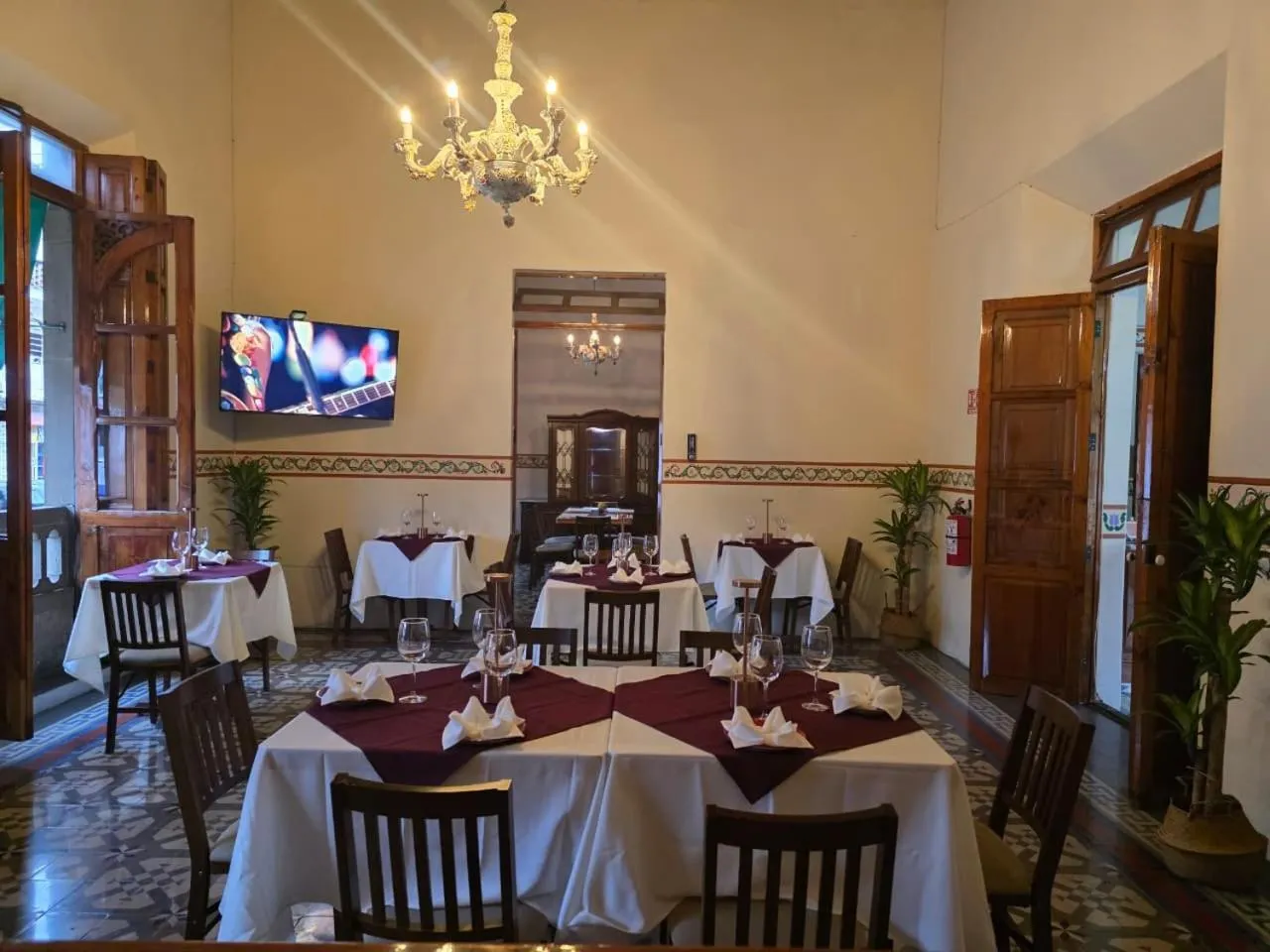 Restaurant/places to eat in Hotel Montecillo