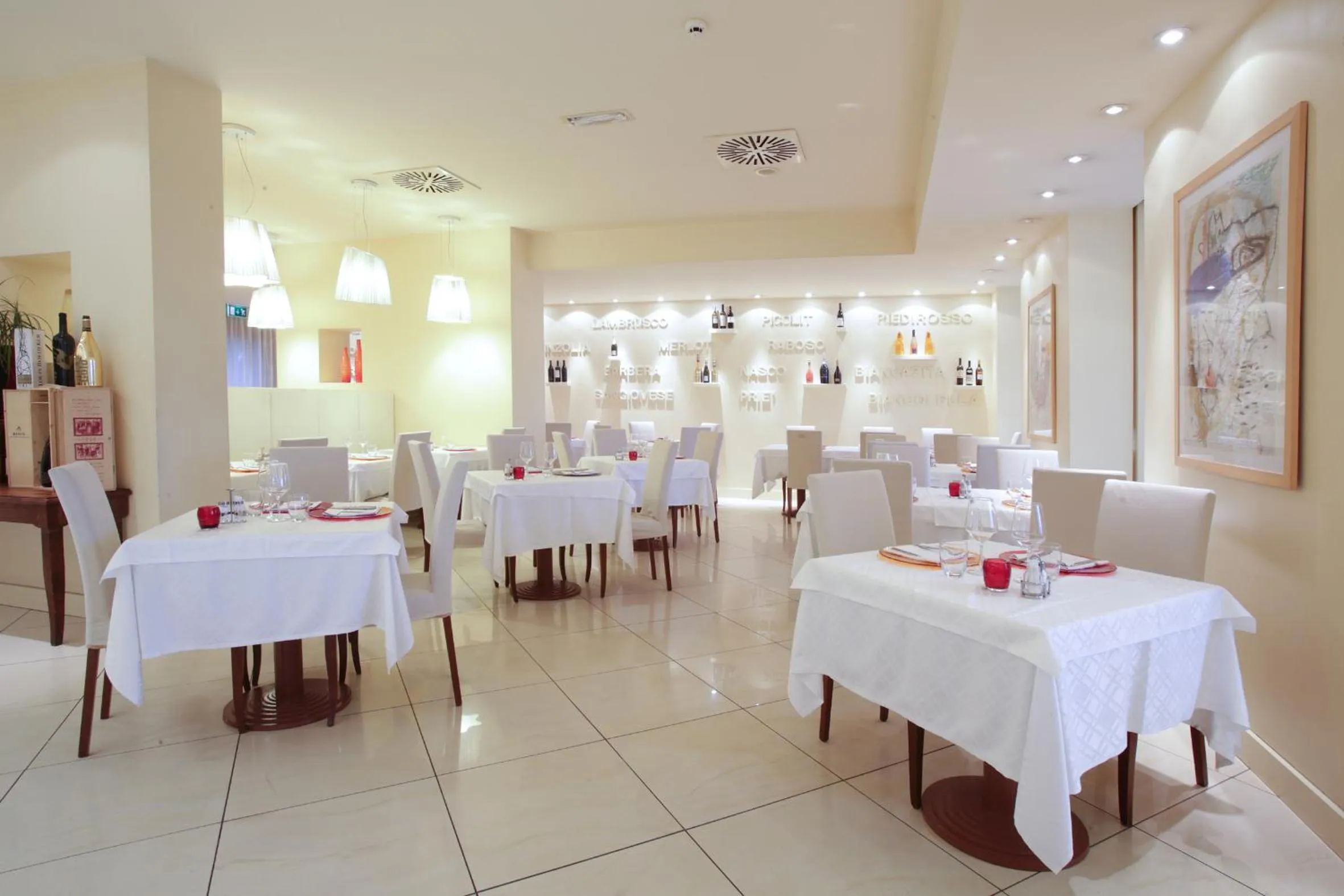 Restaurant/places to eat in Hotel Touring