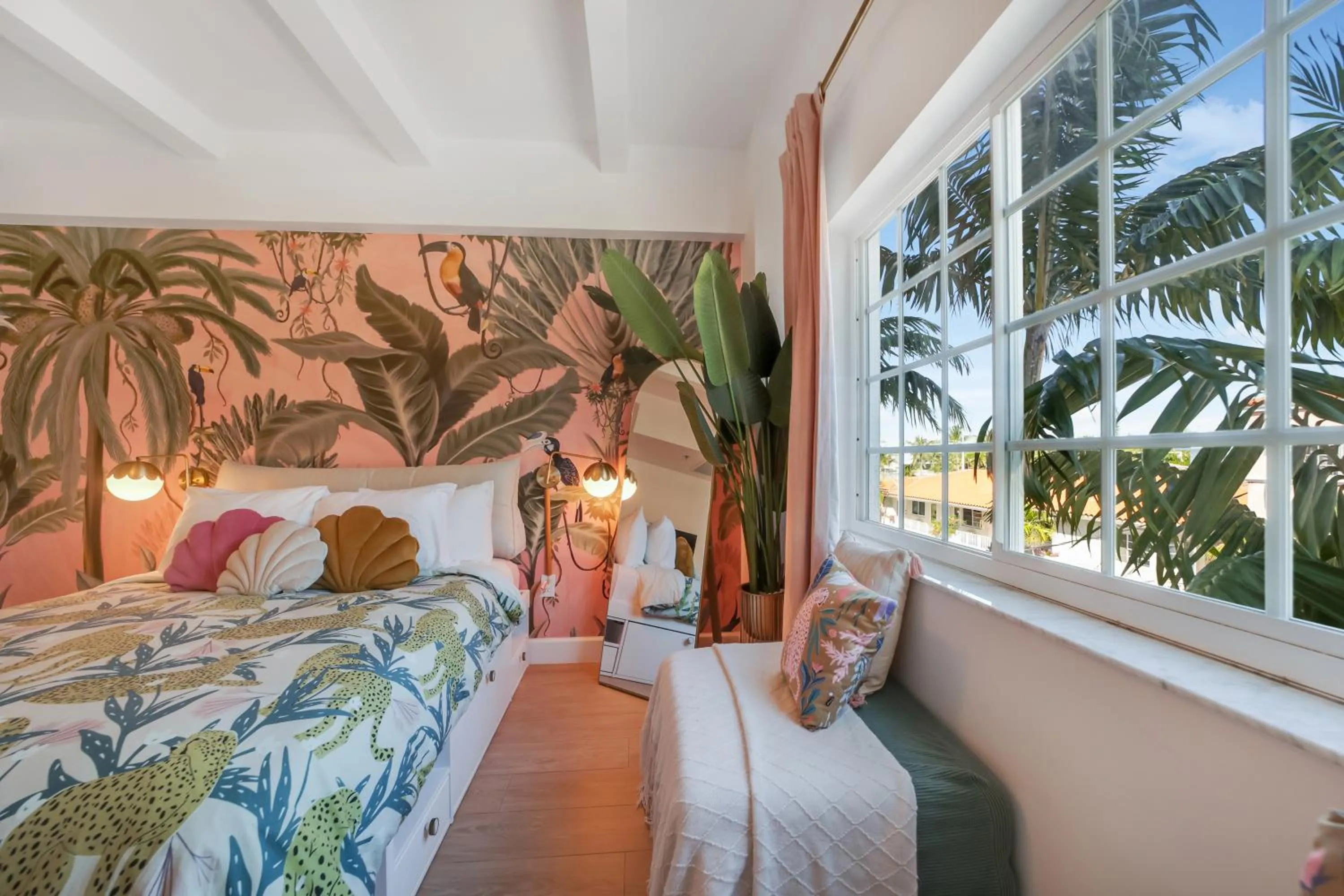 Bed in Ocean Spray Hotel