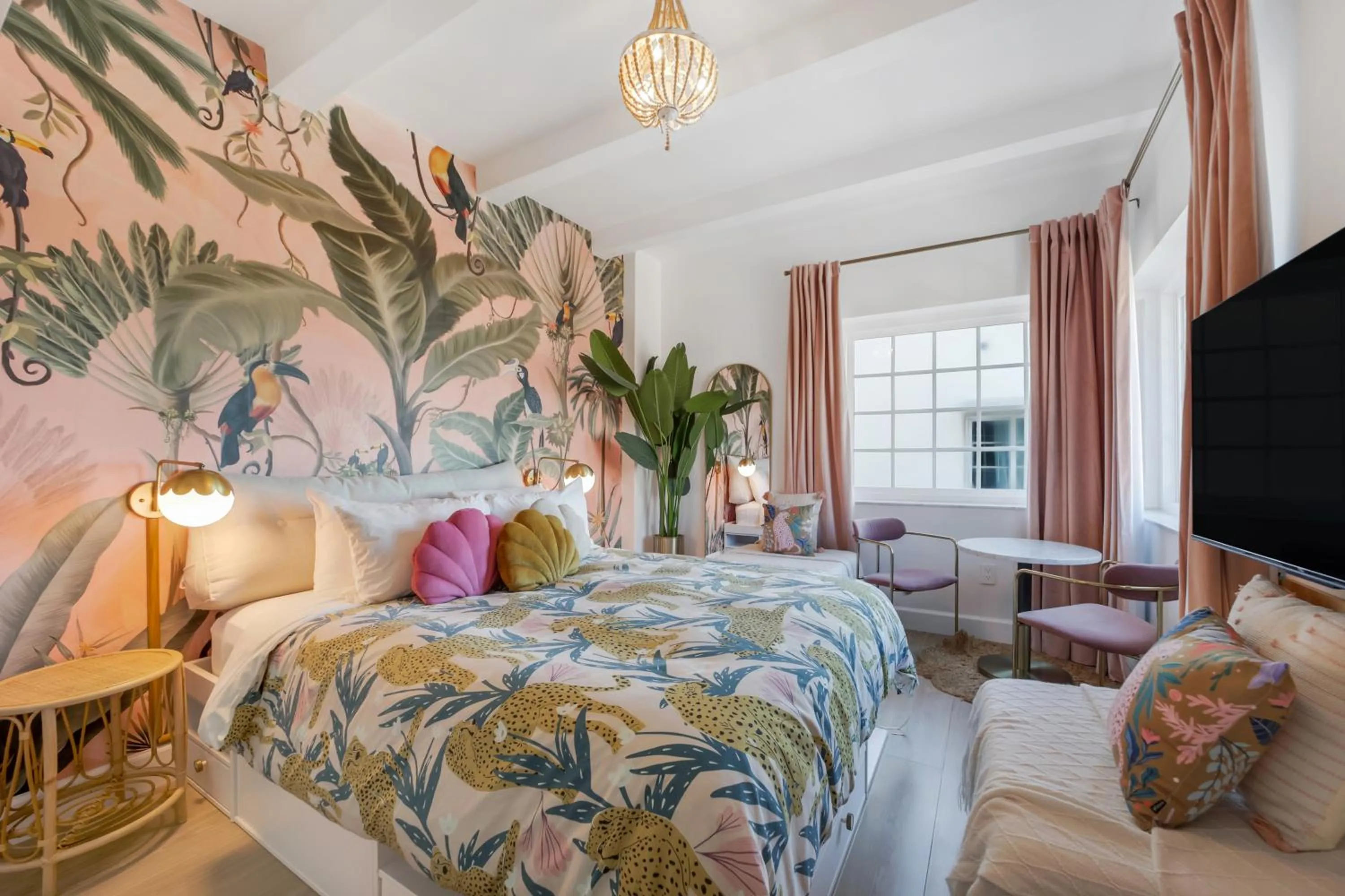 Communal lounge/ TV room in Ocean Spray Hotel