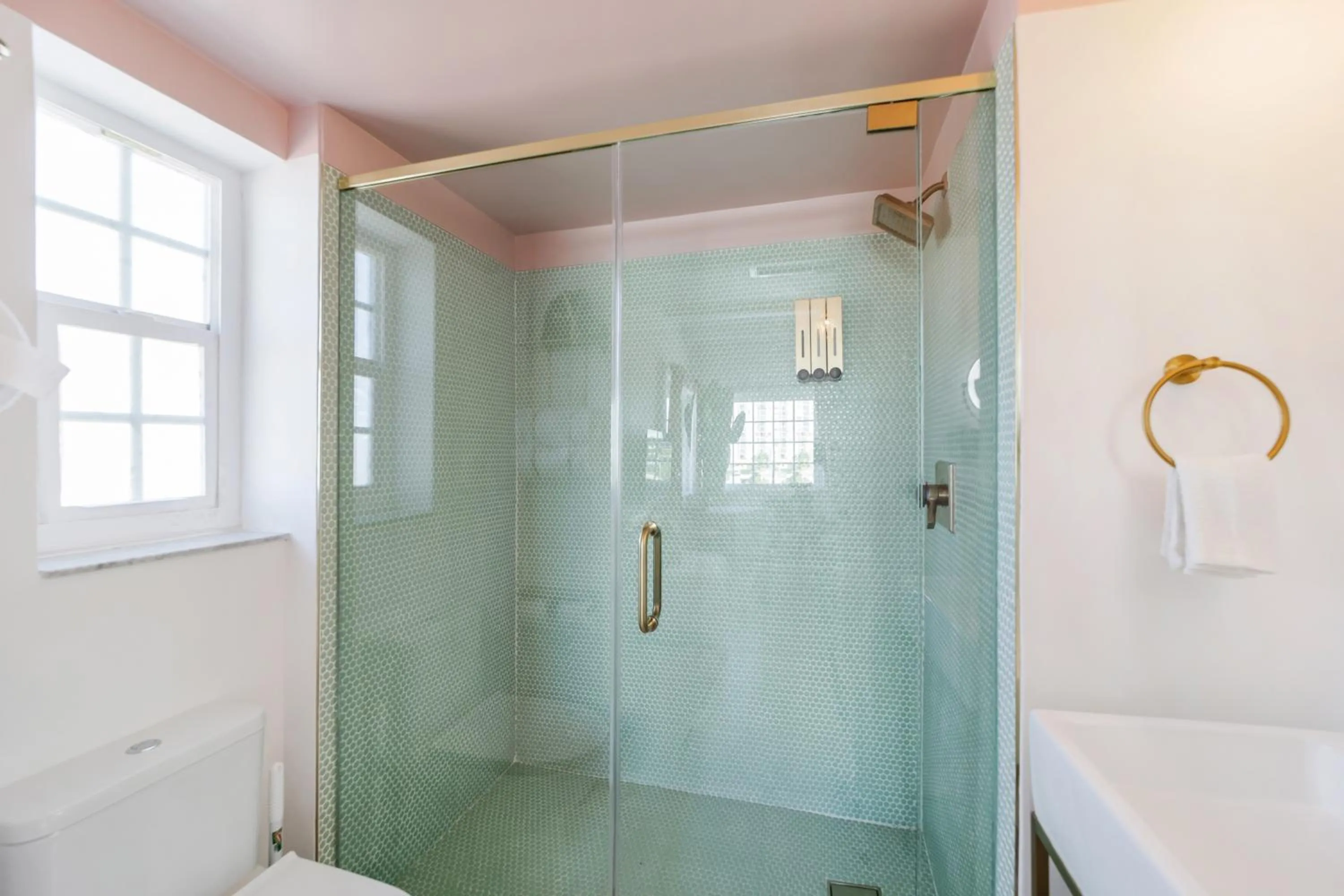 Shower in Ocean Spray Hotel