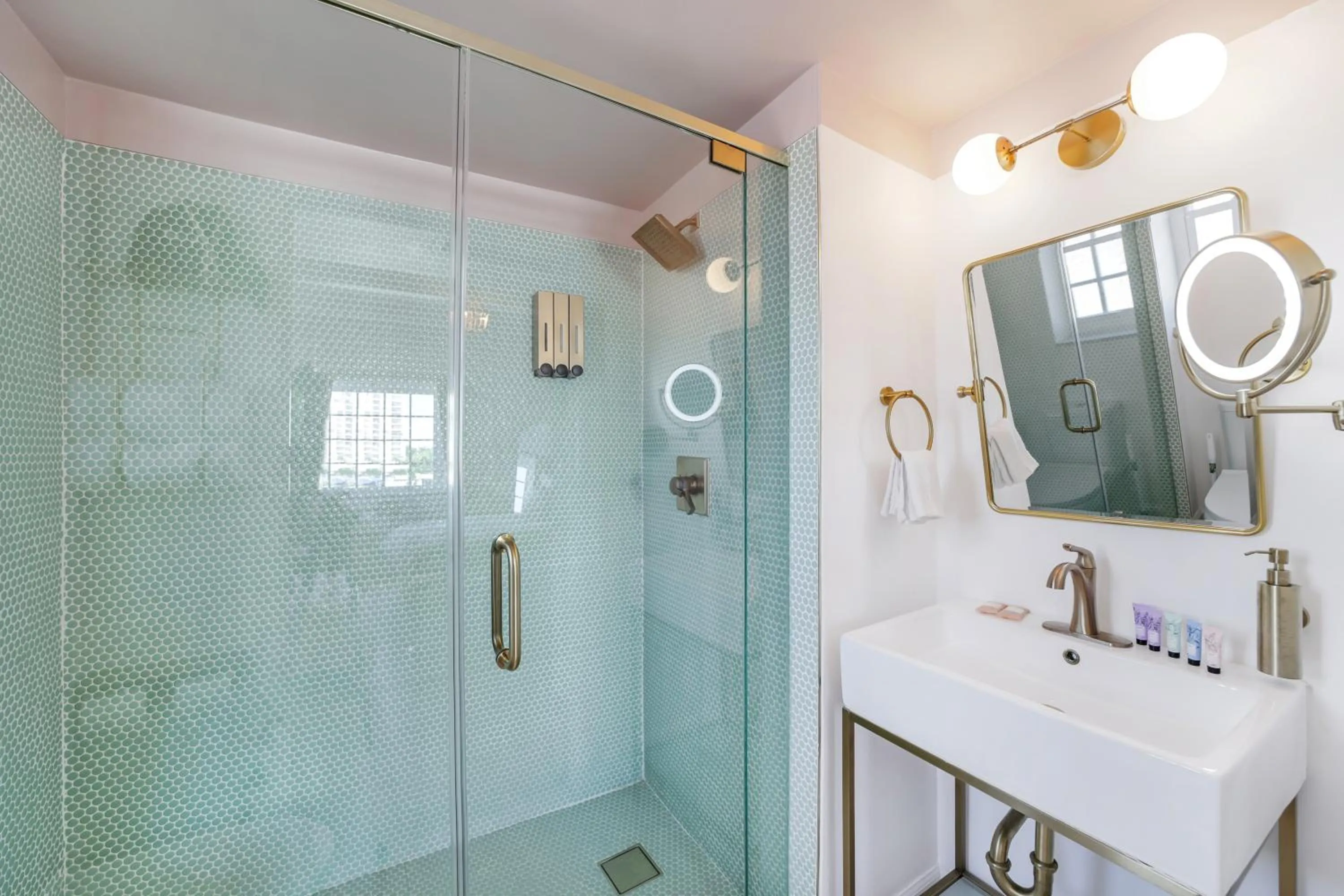 Shower in Ocean Spray Hotel