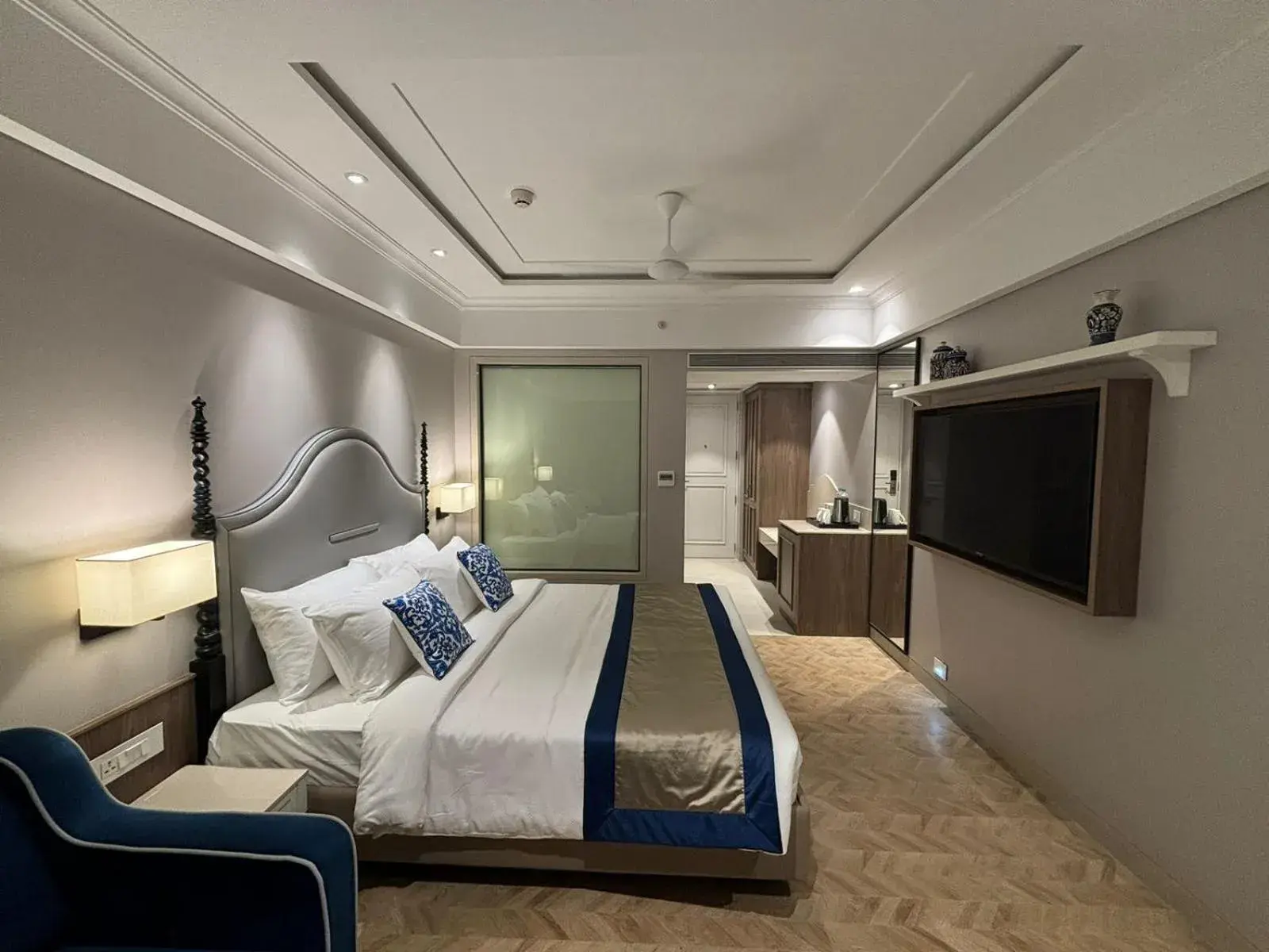 Communal lounge/ TV room, Bed in Meritas Auberge Calangute Goa Communal lounge/ TV room, Bed in Meritas Auberge Calangute Goa