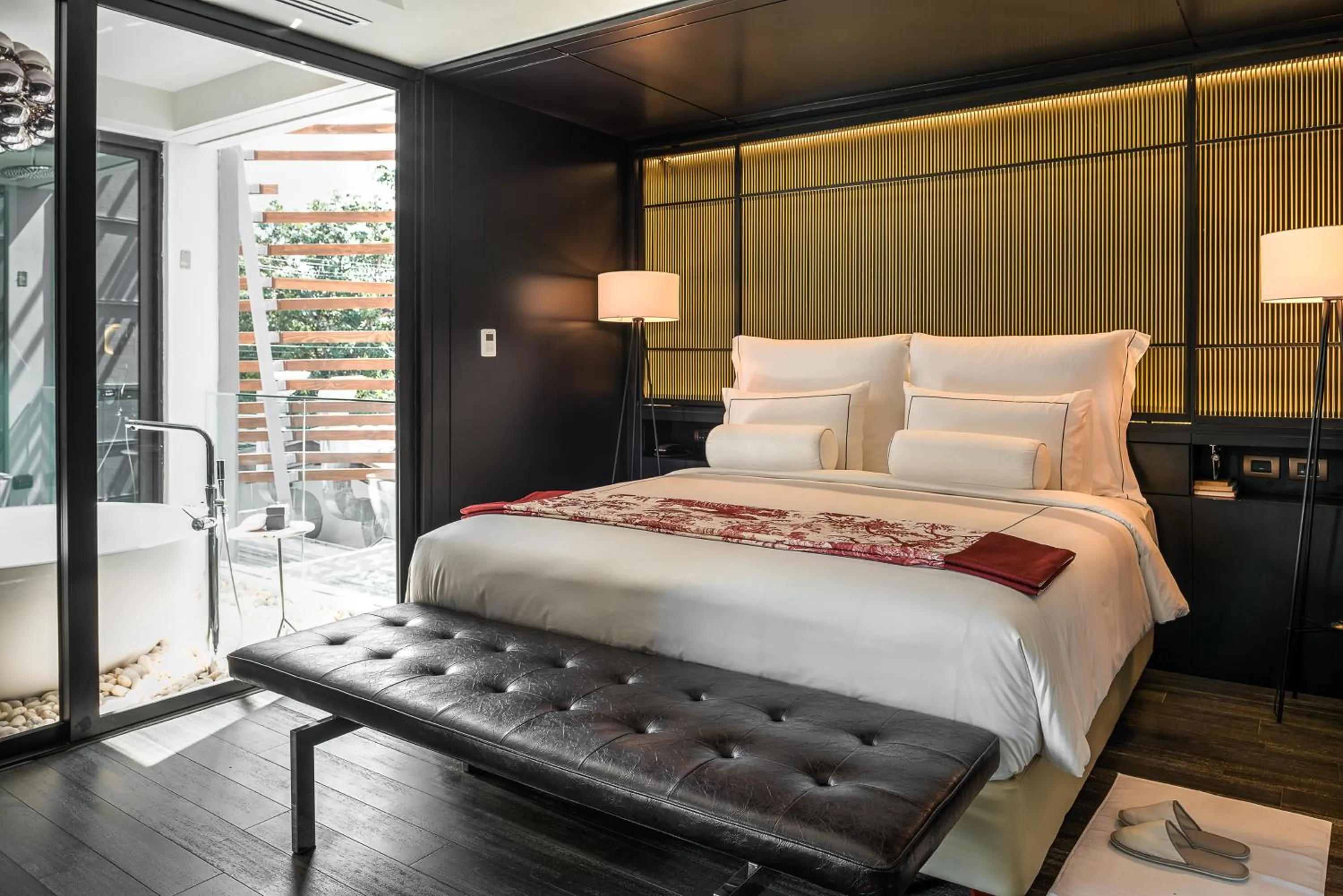 Bathroom, Bed in AMANOR Hotel Chiang Mai