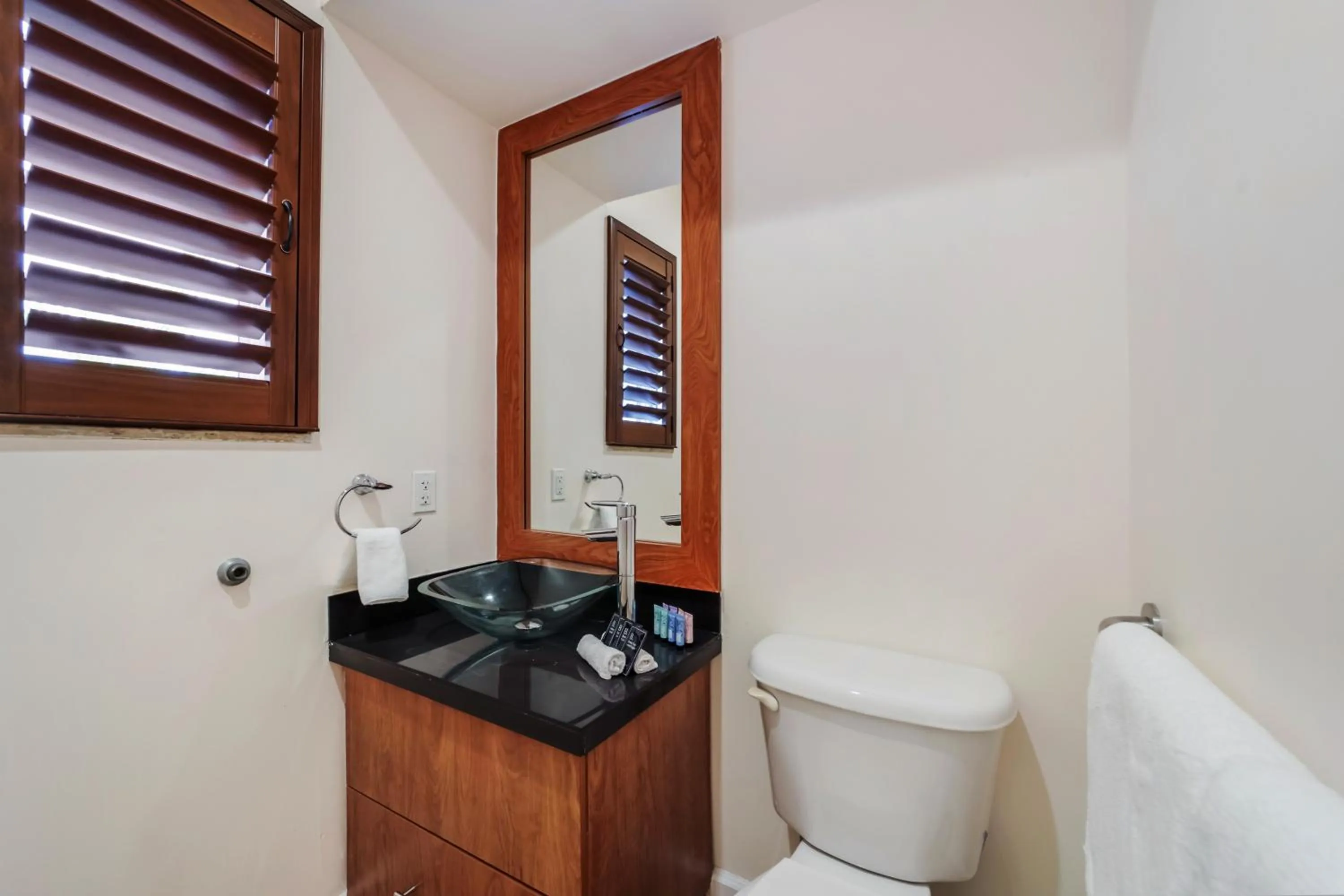 Toilet in Casa Victoria Orchid Hotel