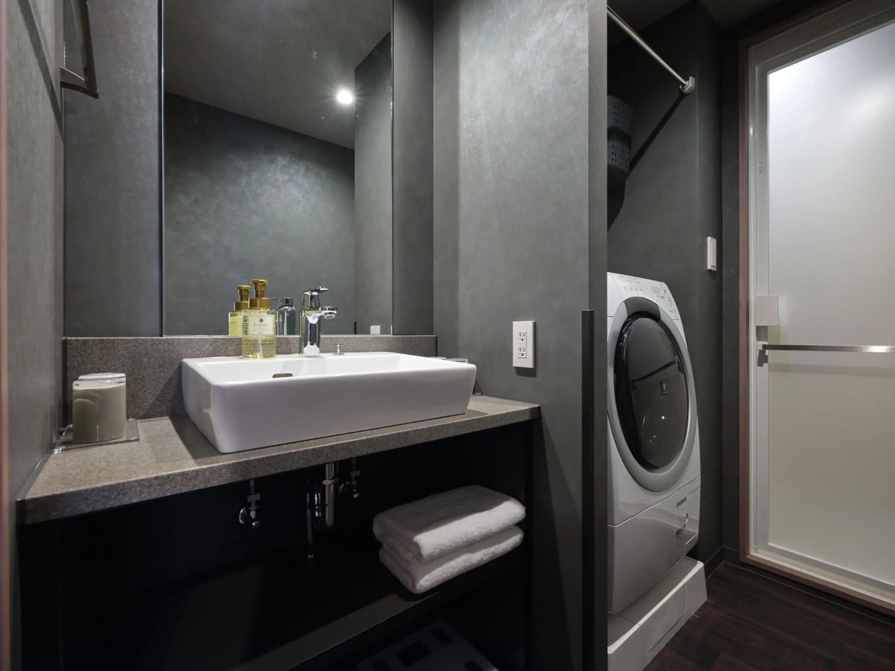 MONday Apart Premium OSAKA NAMBA WEST MONday Apart Premium OSAKA NAMBA WEST