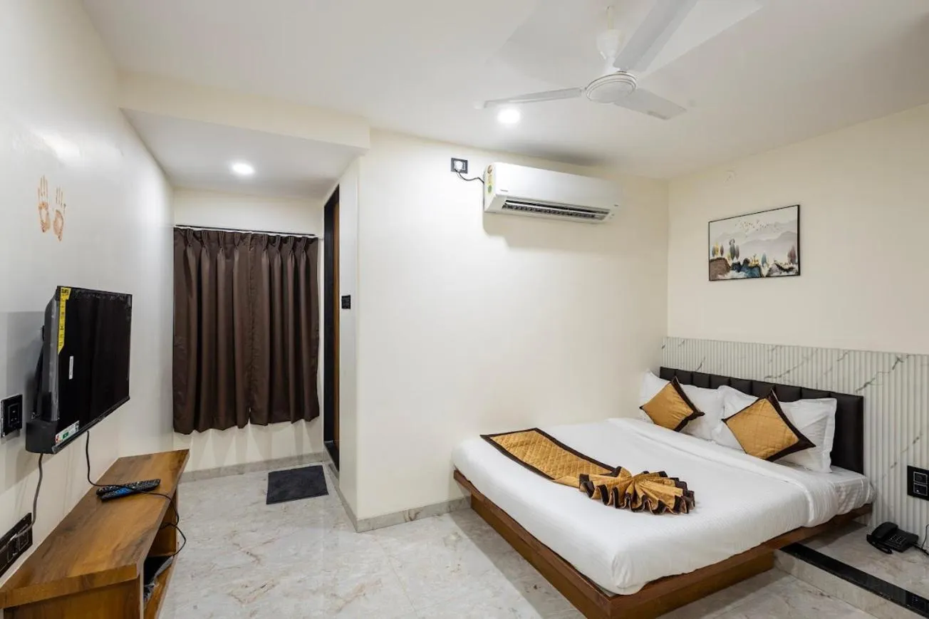 Bed in Hotel Money Plant