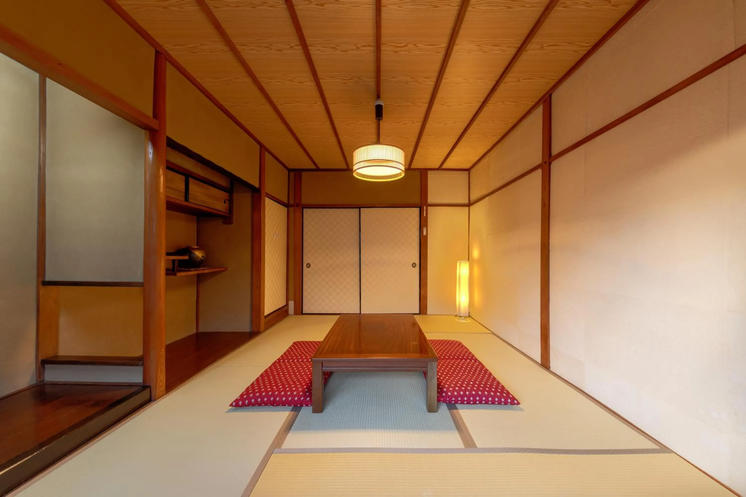 Photo of the whole room, Bed in Nijo-Ouan