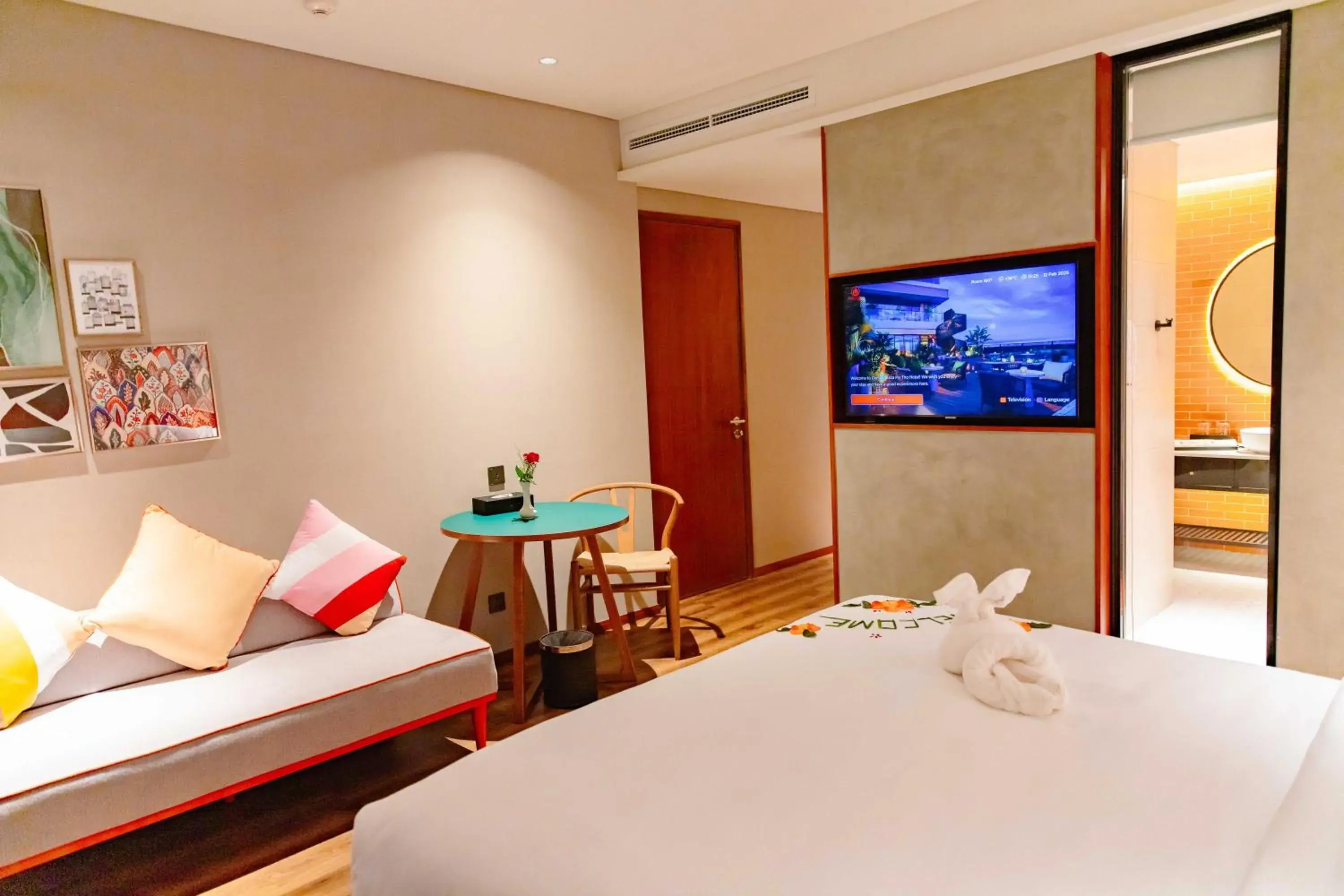 TV and multimedia, Bed in CENTRAL PLAZA HOTEL - Mỹ Tho TV and multimedia, Bed in CENTRAL PLAZA HOTEL - Mỹ Tho