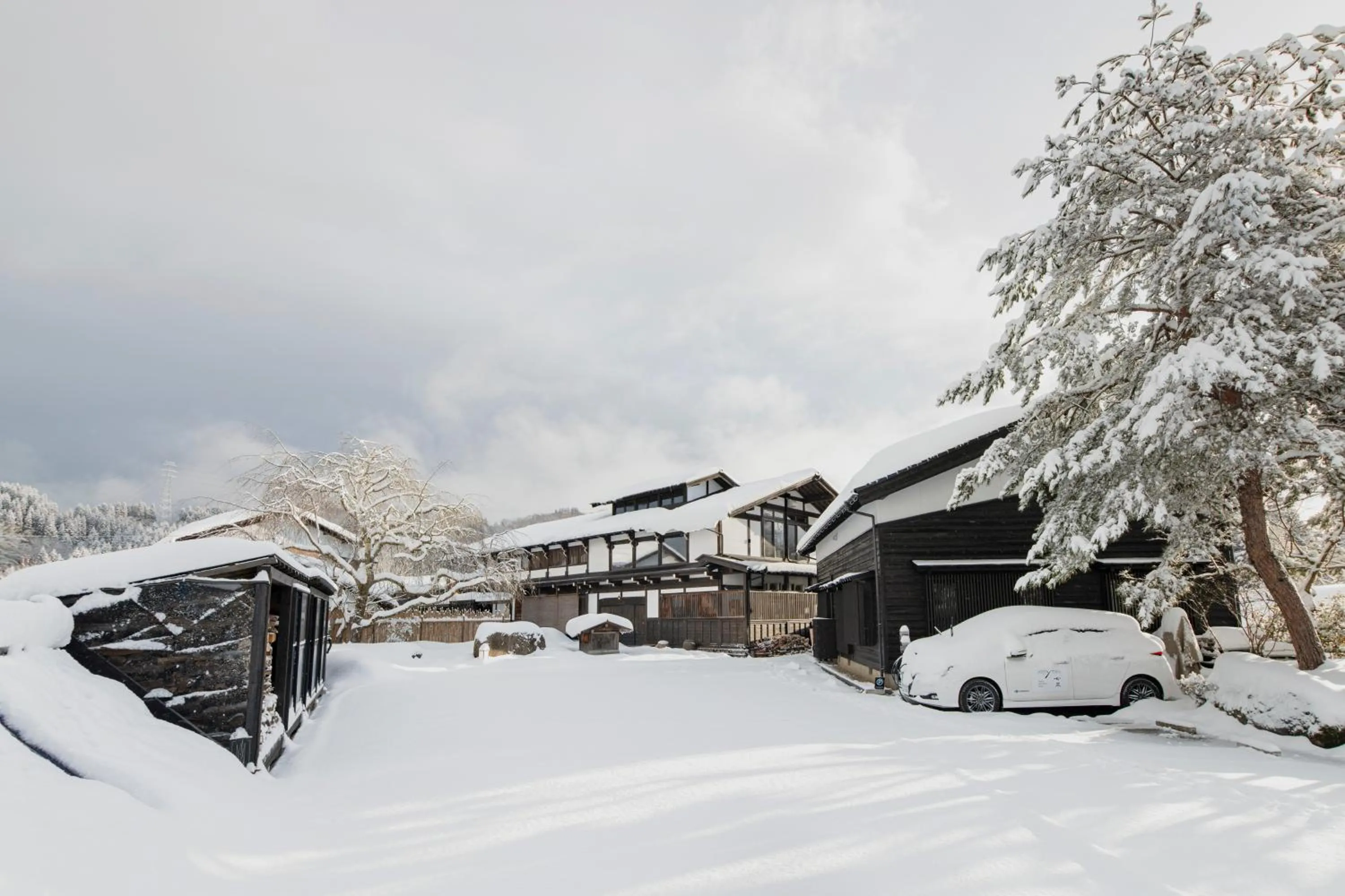 Property building in Onsen and Garden Nana